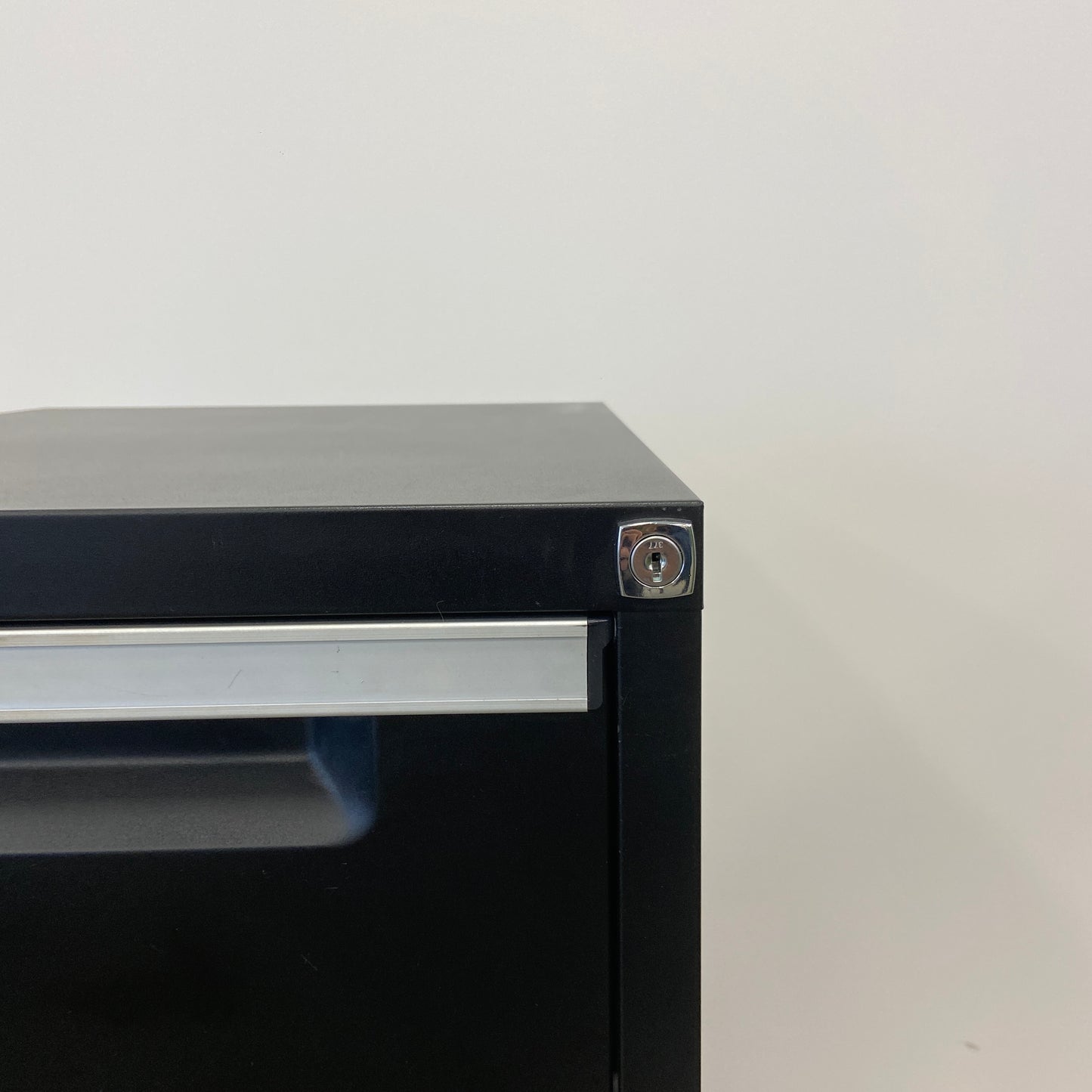 EliteBuilt 3 Drawer Cabinet Black no key