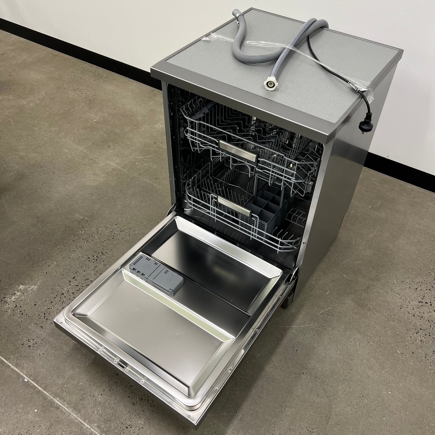 Fisher & Paykel Freestanding Stainless Steel Dishwasher DW60FC1X1
