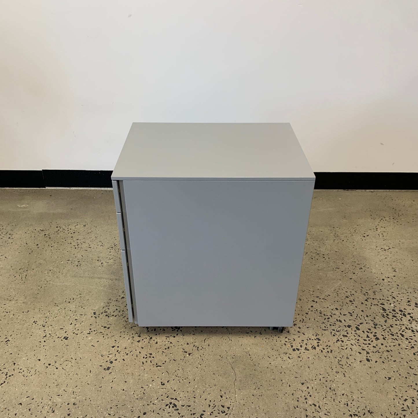 ITSU 3 Drawer Cabinet in Silver Pearl