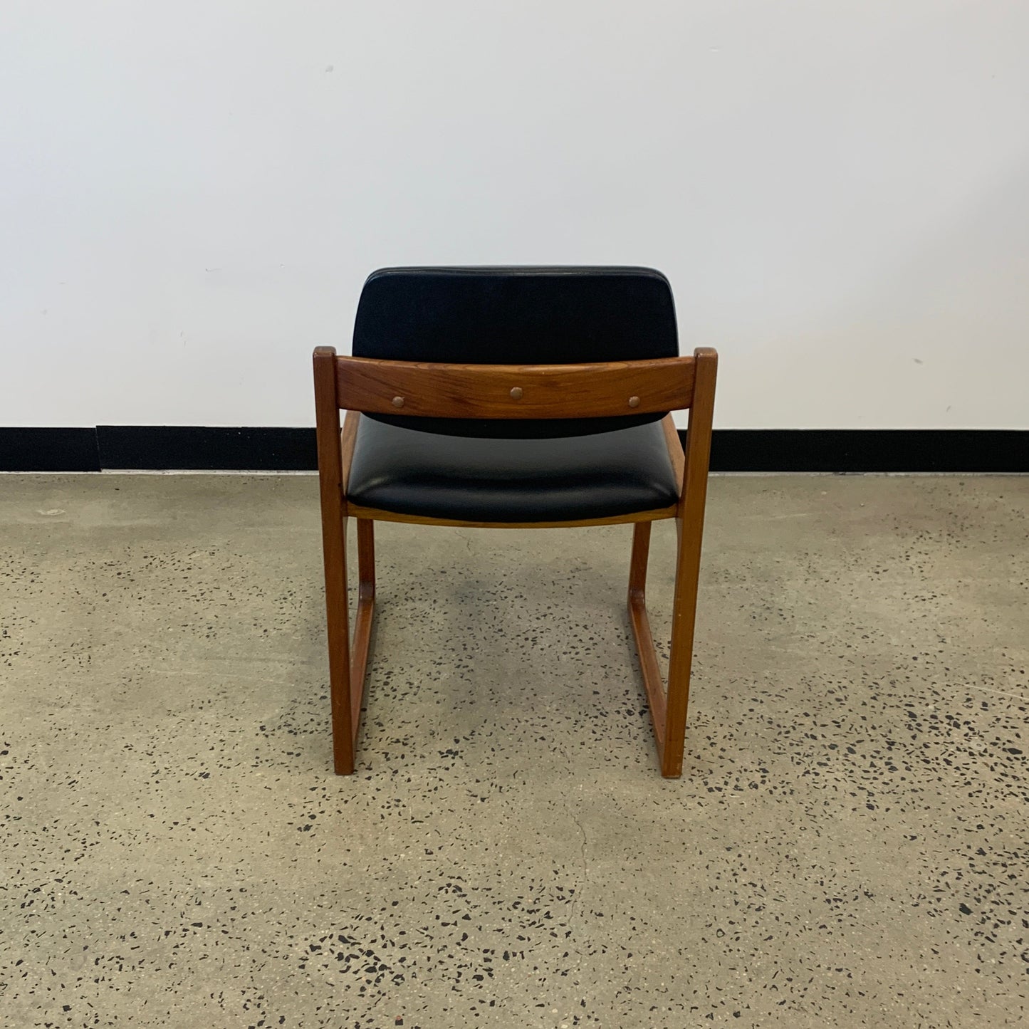 Gerald Easden Module Melbourne Sled Chair