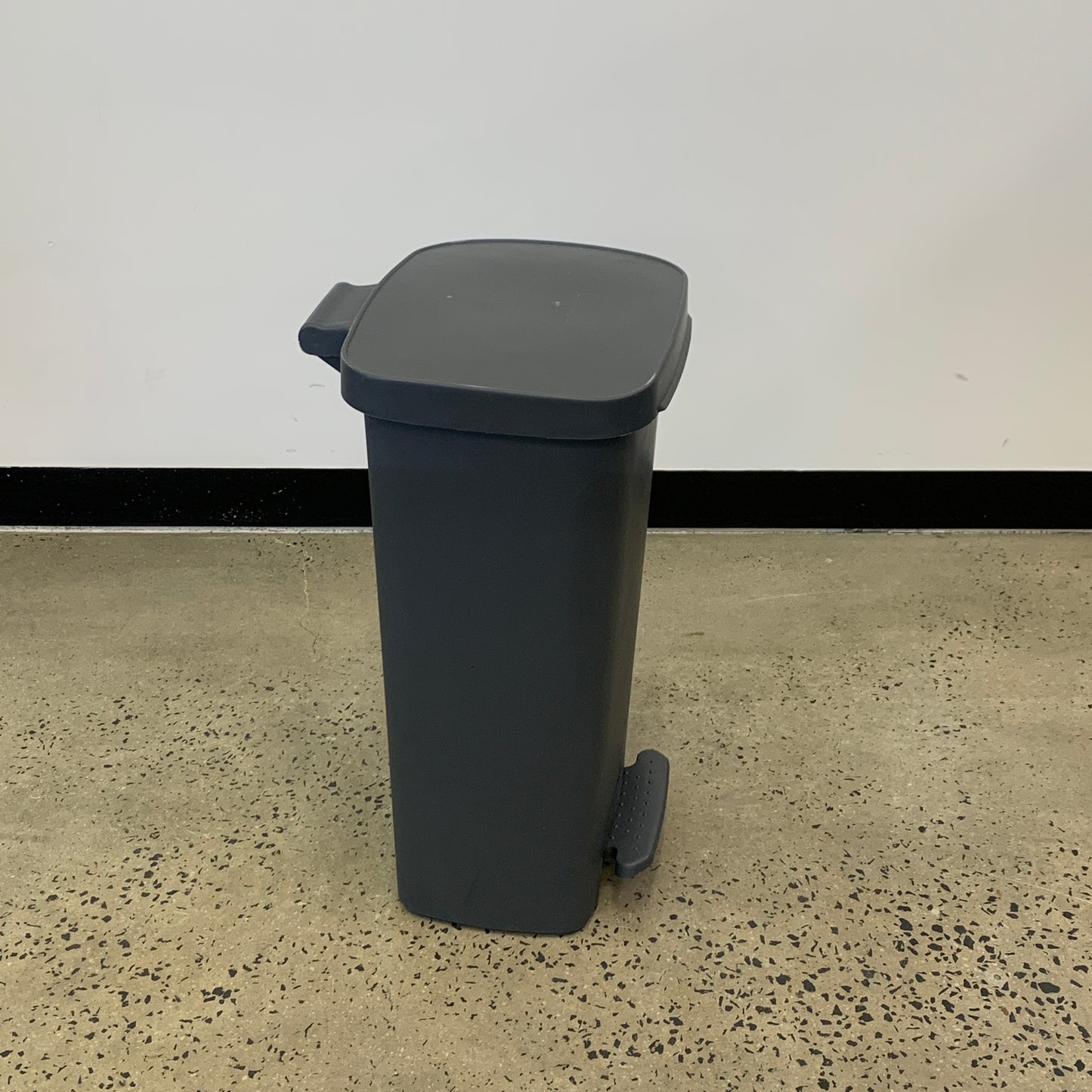 Oates Pedestal Waste Bin Charcoal Grey