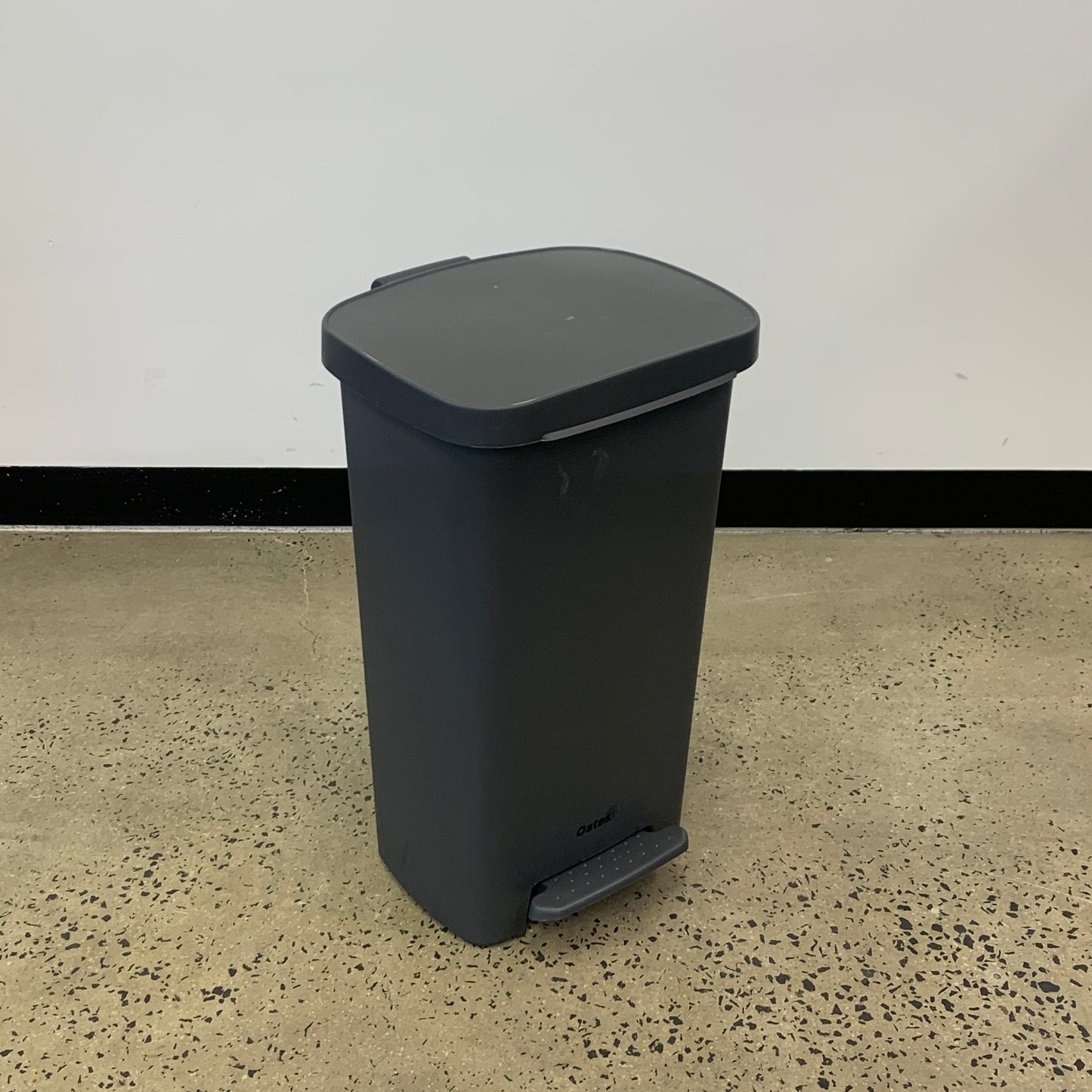 Oates Pedestal Waste Bin Charcoal Grey
