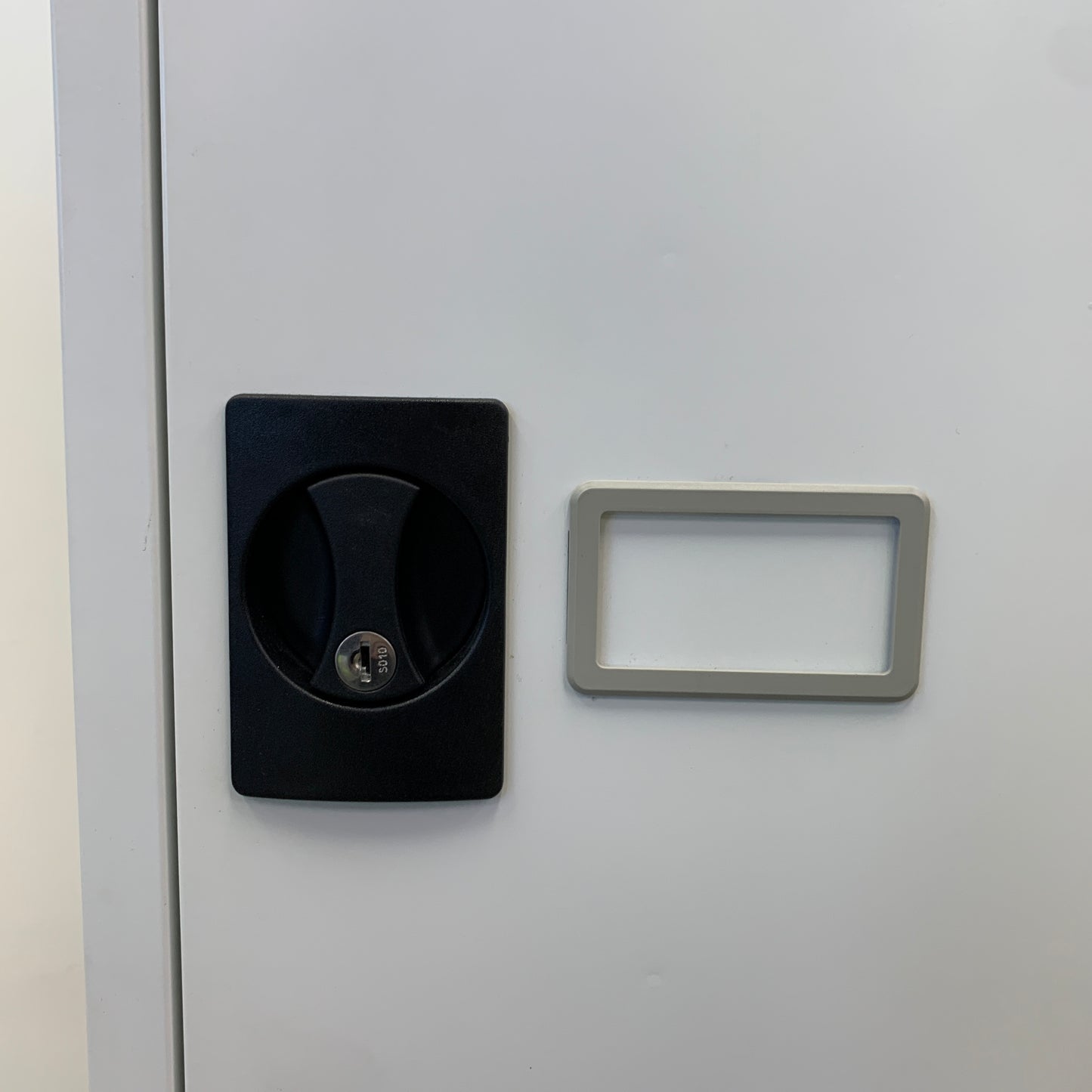 EliteBuilt Locker Single Bay White 1 Door