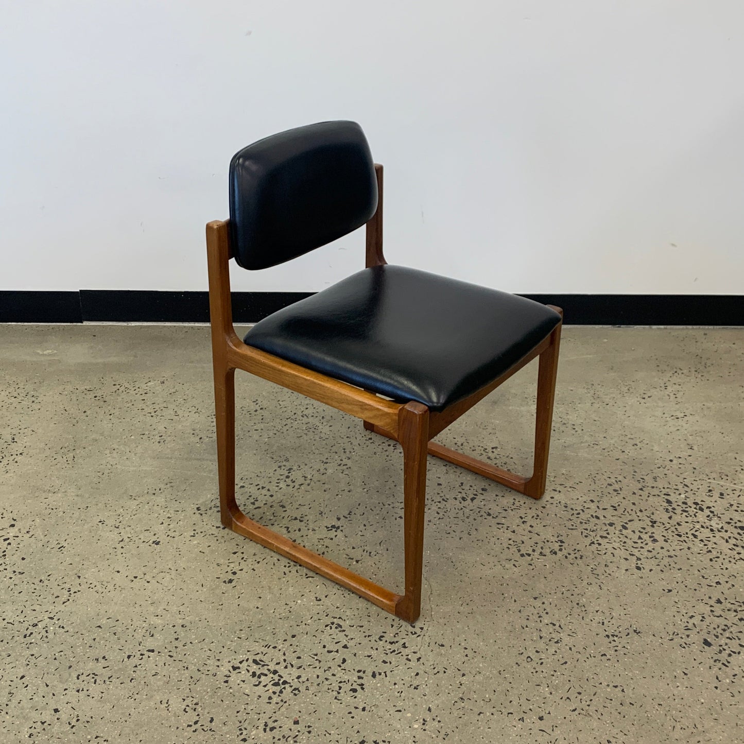 Gerald Easden Module Melbourne Sled Chair