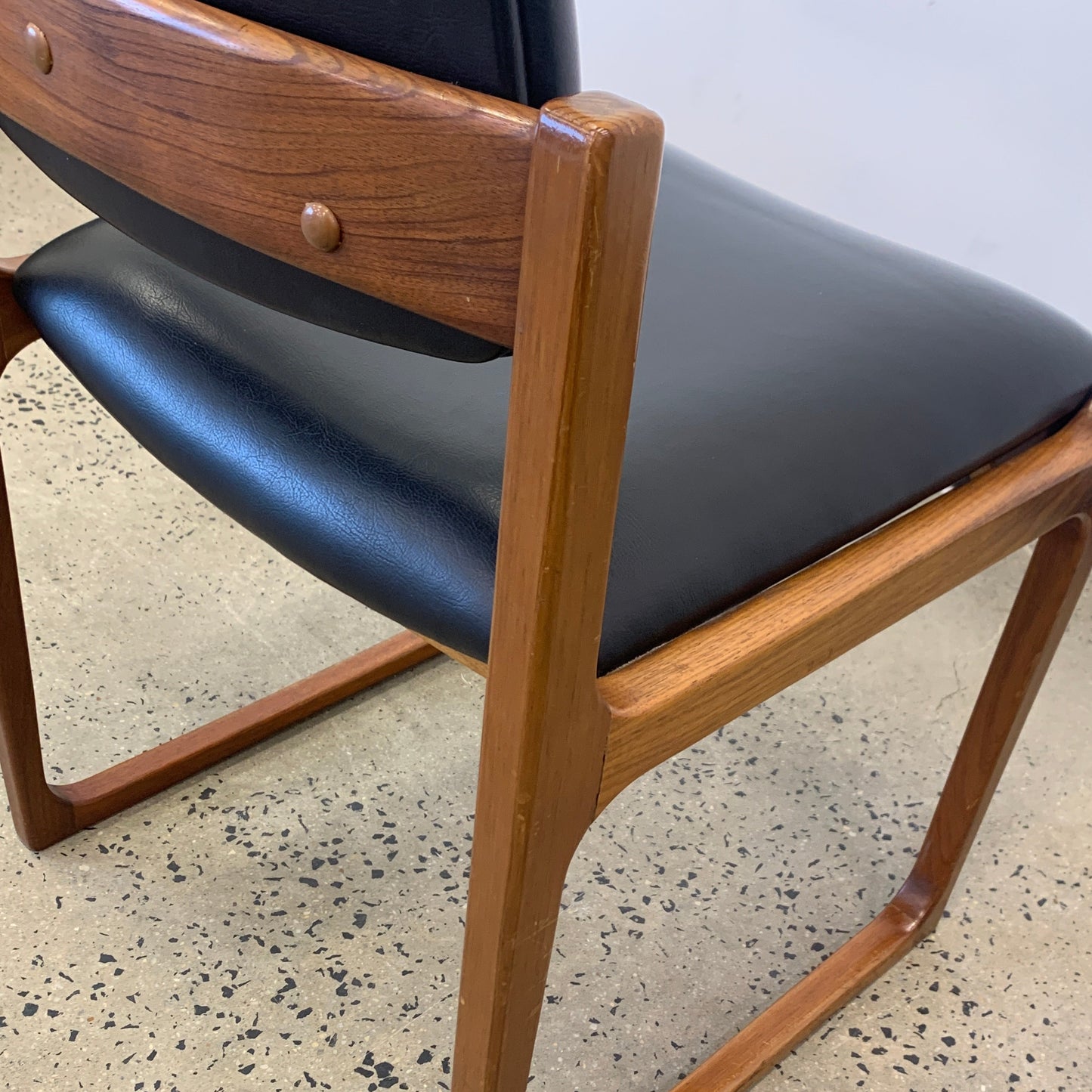 Gerald Easden Module Melbourne Sled Chair