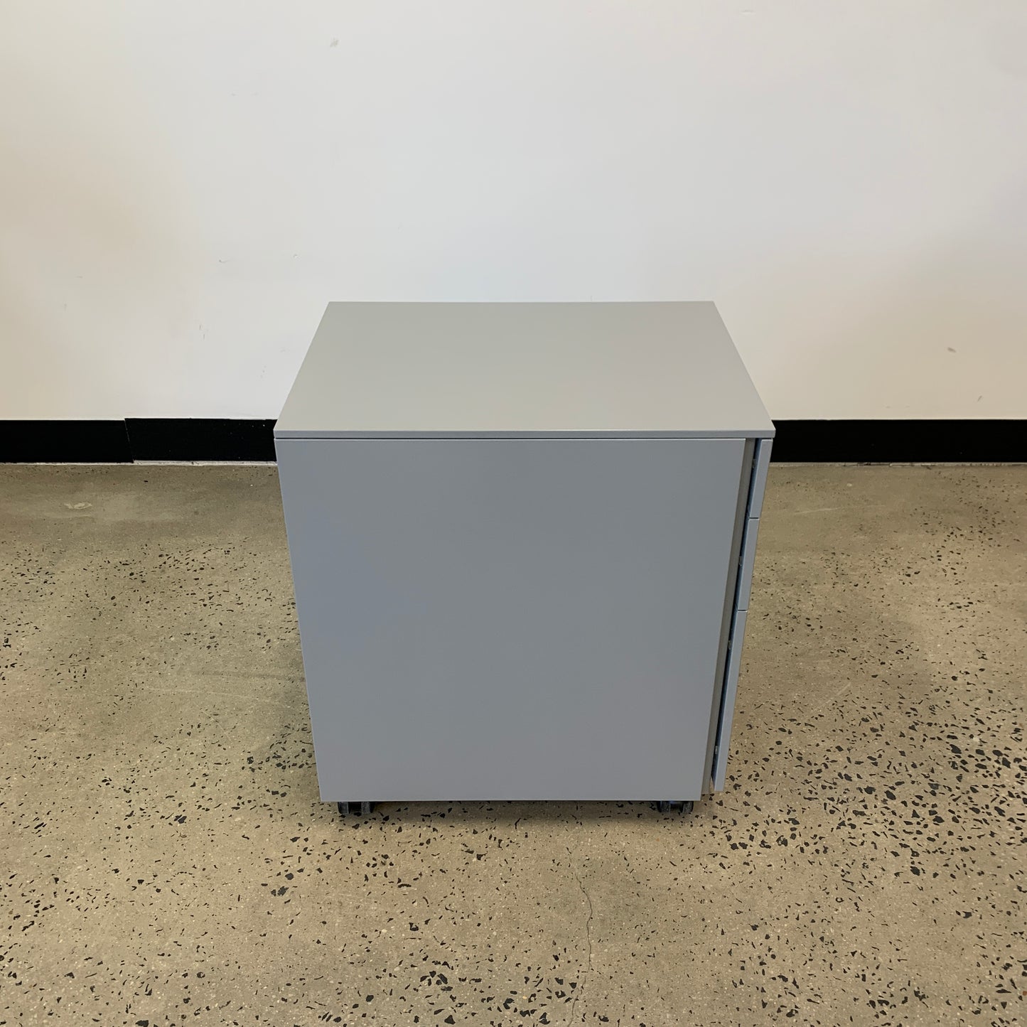 ITSU 3 Drawer Cabinet in Silver Pearl