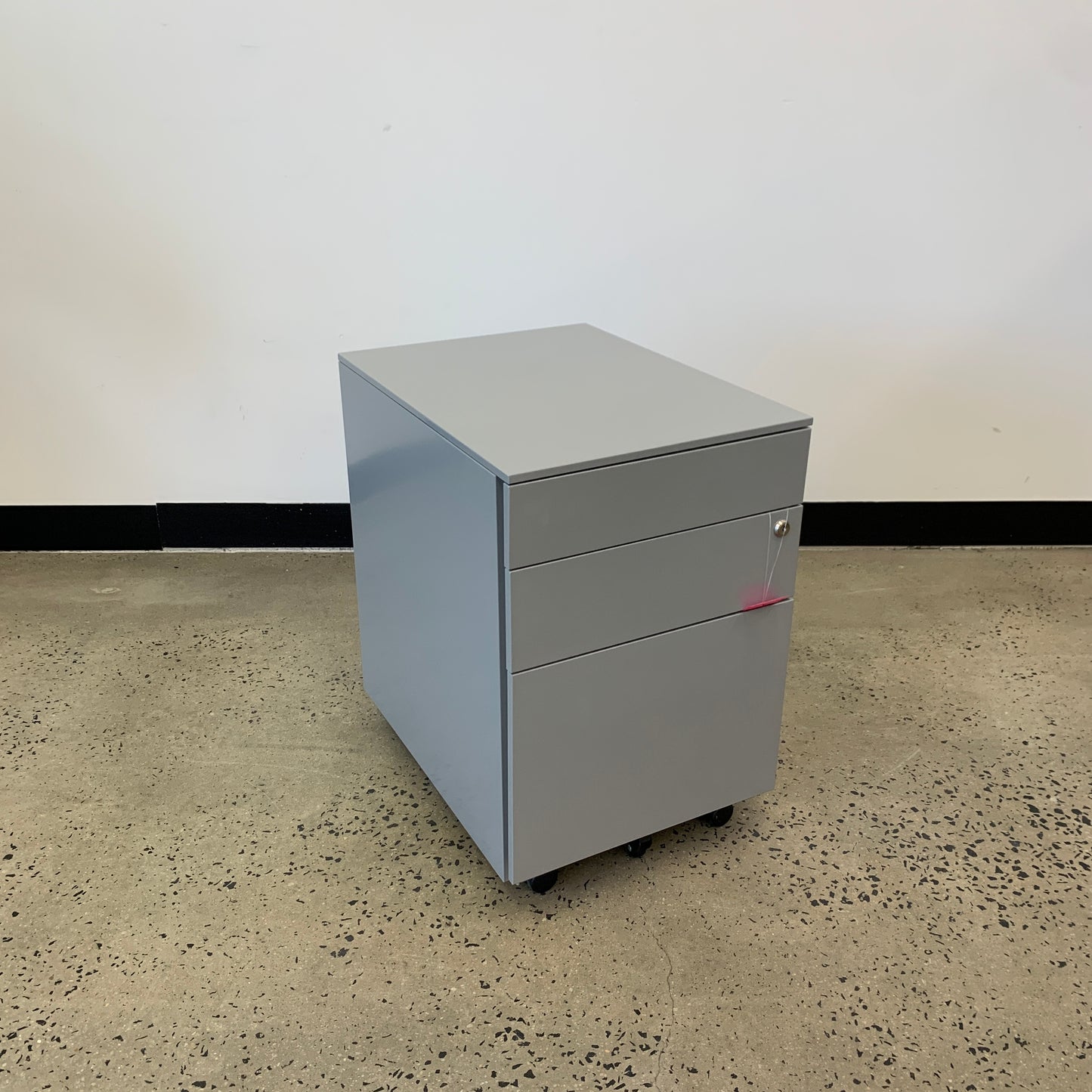 ITSU 3 Drawer Cabinet in Silver Pearl