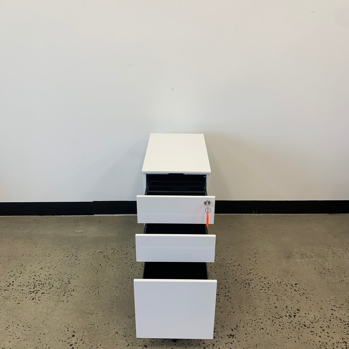 Pedestal Metal White Narrow