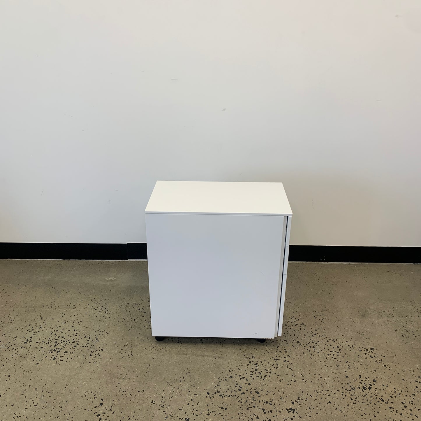 Pedestal Metal White Narrow