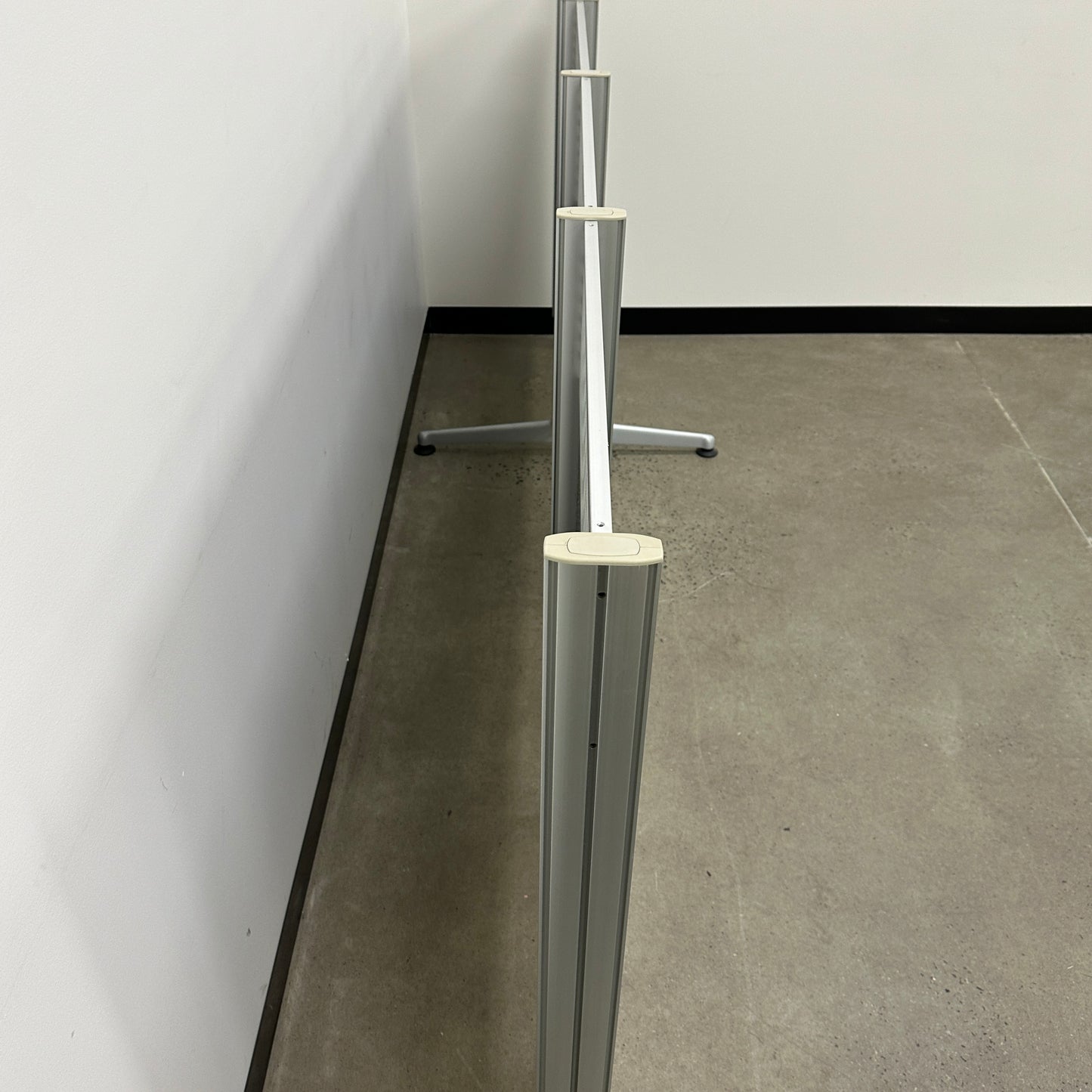 Standing Felt Partition Walls for Workspace