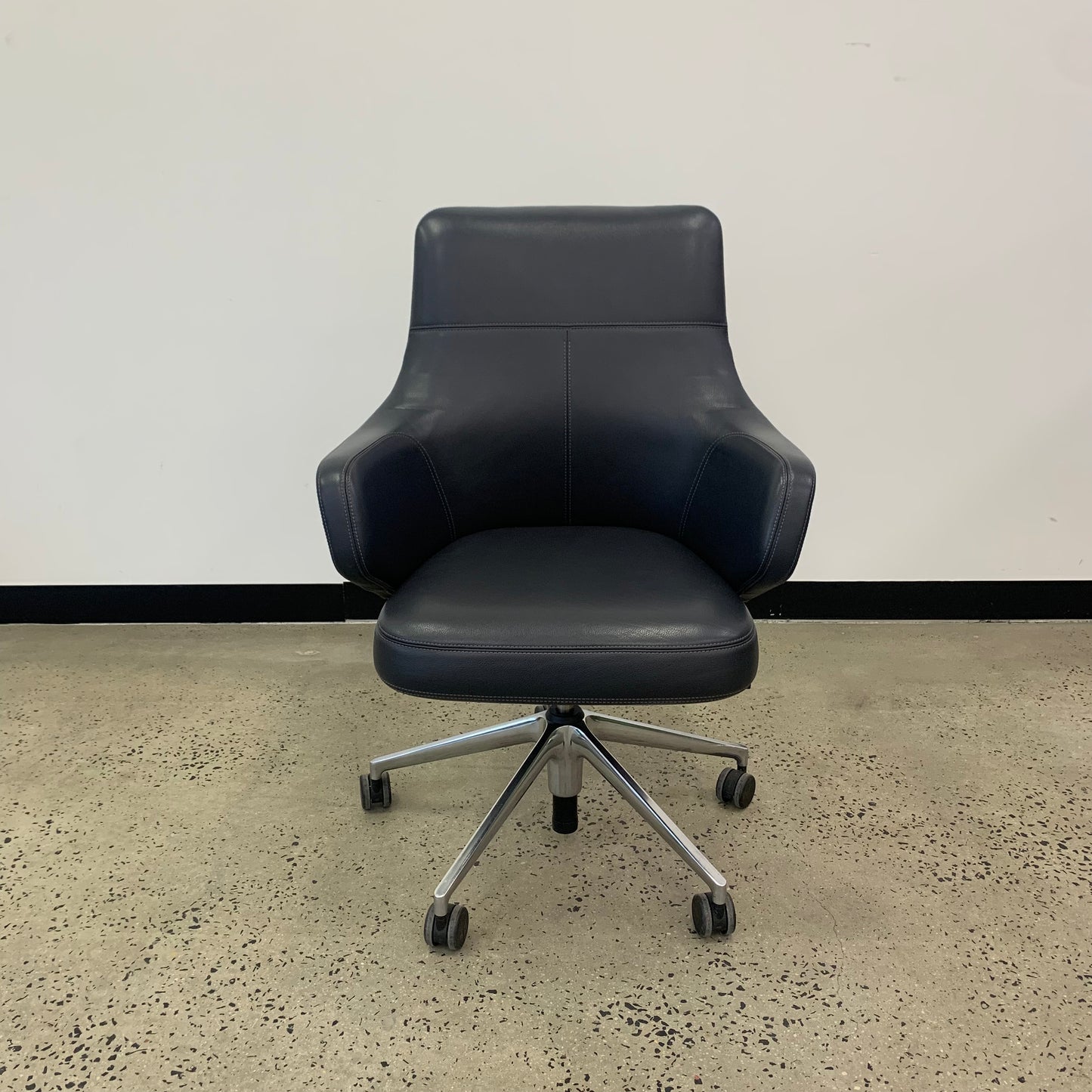 Vitra Grand Executive Lowback Asphalt Leather Chair