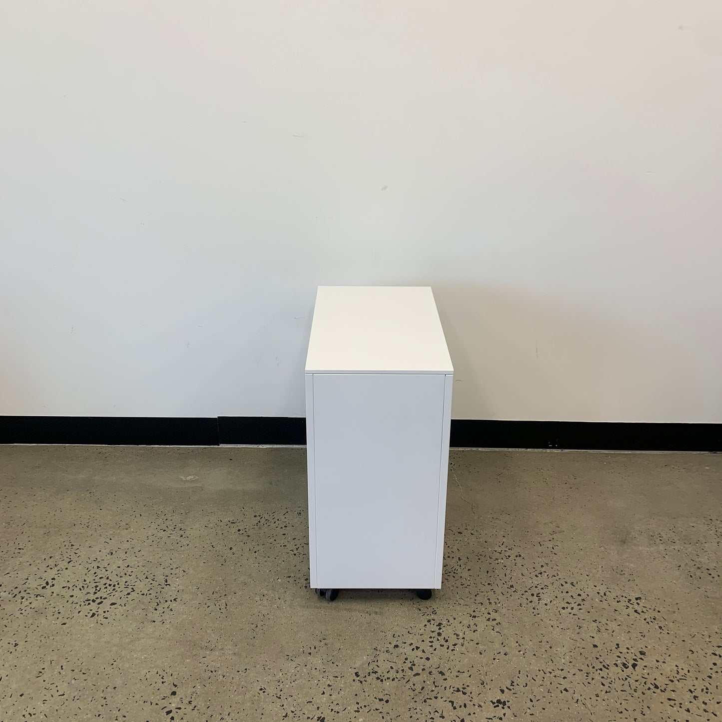 Pedestal Metal White Narrow