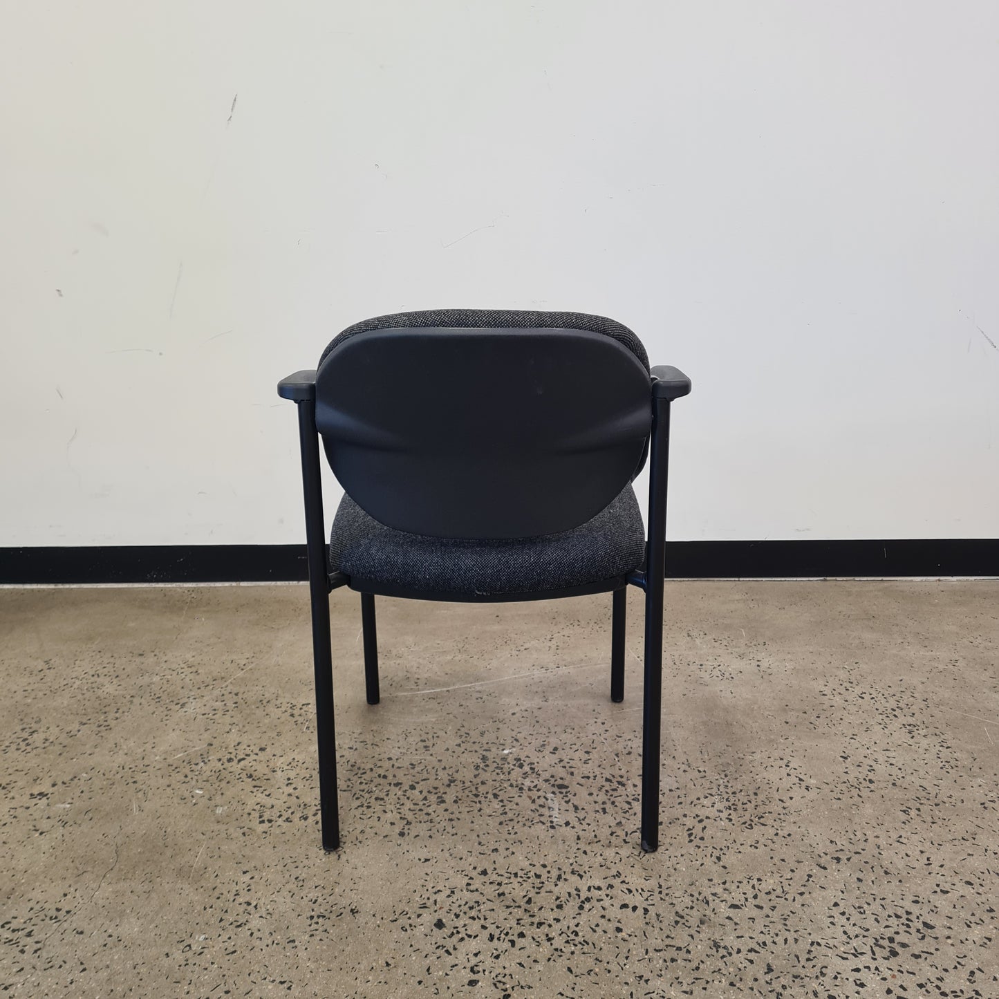 Visitor Chair with Curved Backrest