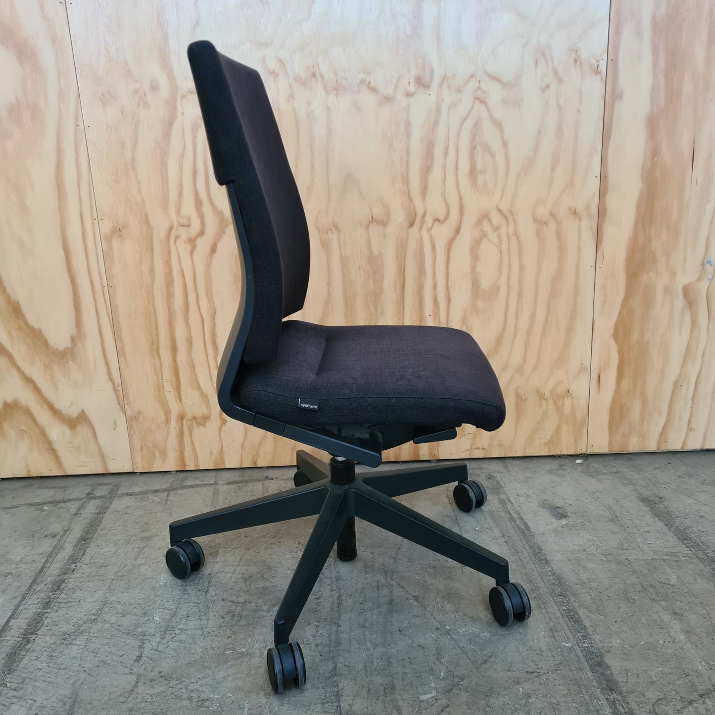 CLEARANCE Wilkhahn Charcoal Fabric Executive Chair