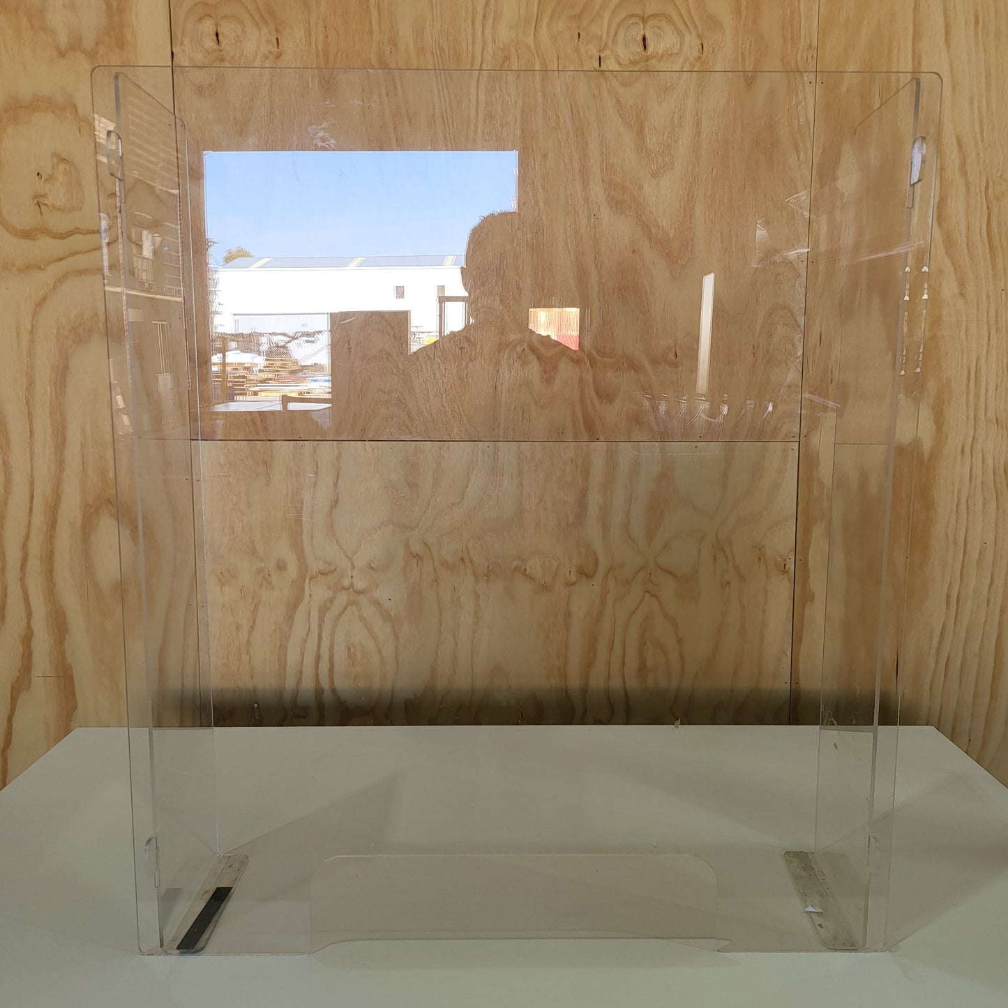 Acrylic teller screen with sides