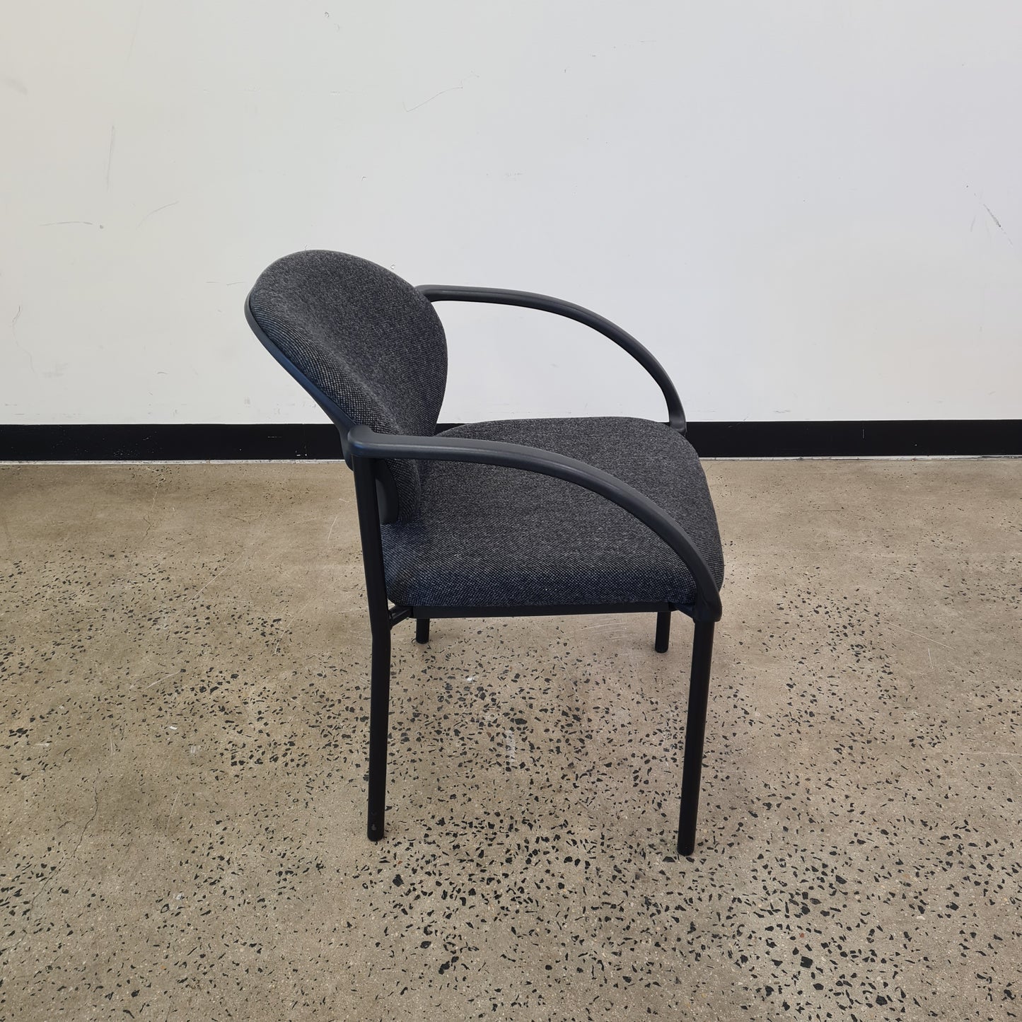 Visitor Chair with Curved Backrest