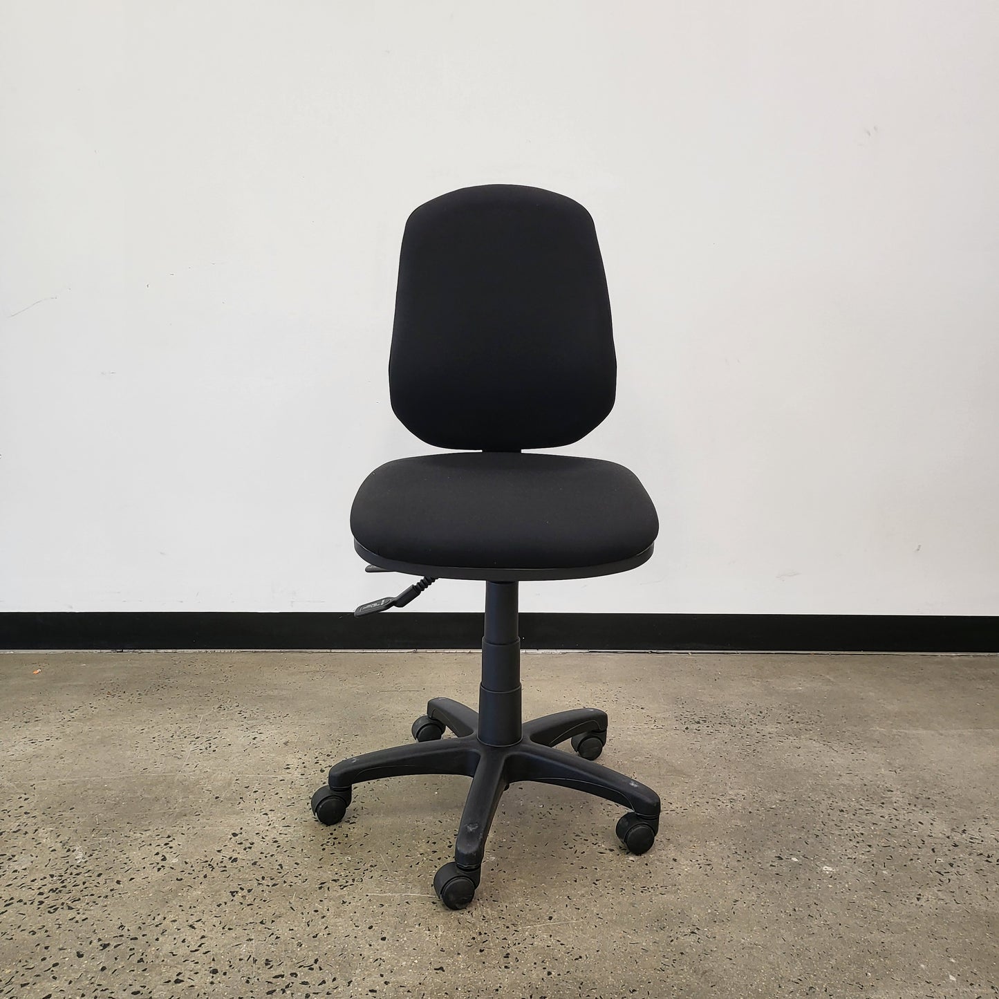 Squoval Back Task Office Chair in Black