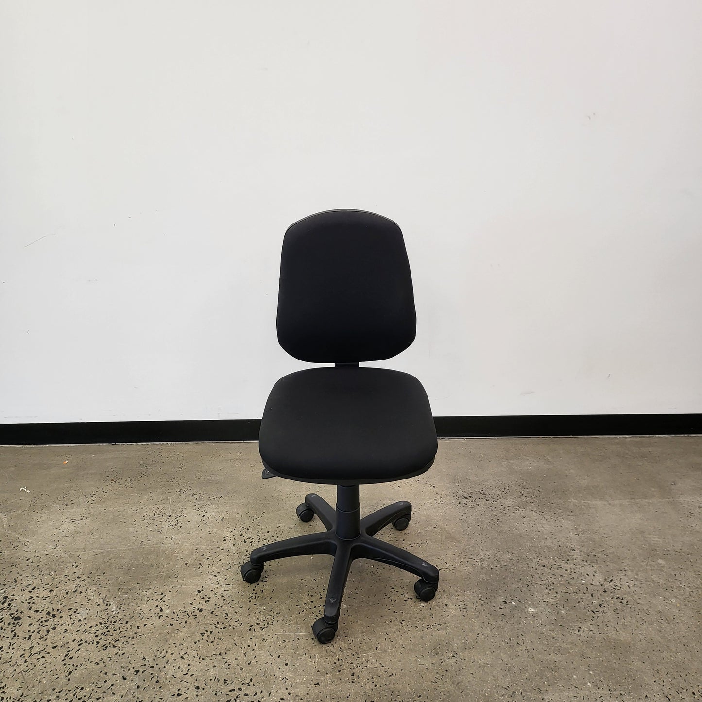 Squoval Back Task Office Chair in Black