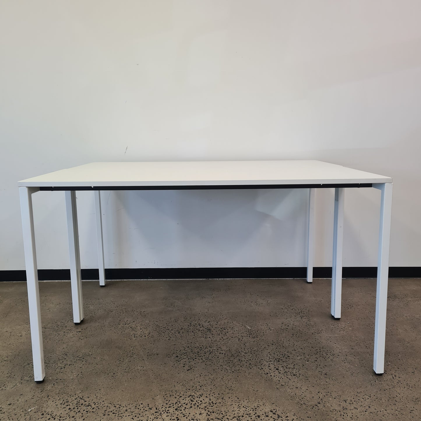 JasonL High Meeting Table Bar in White