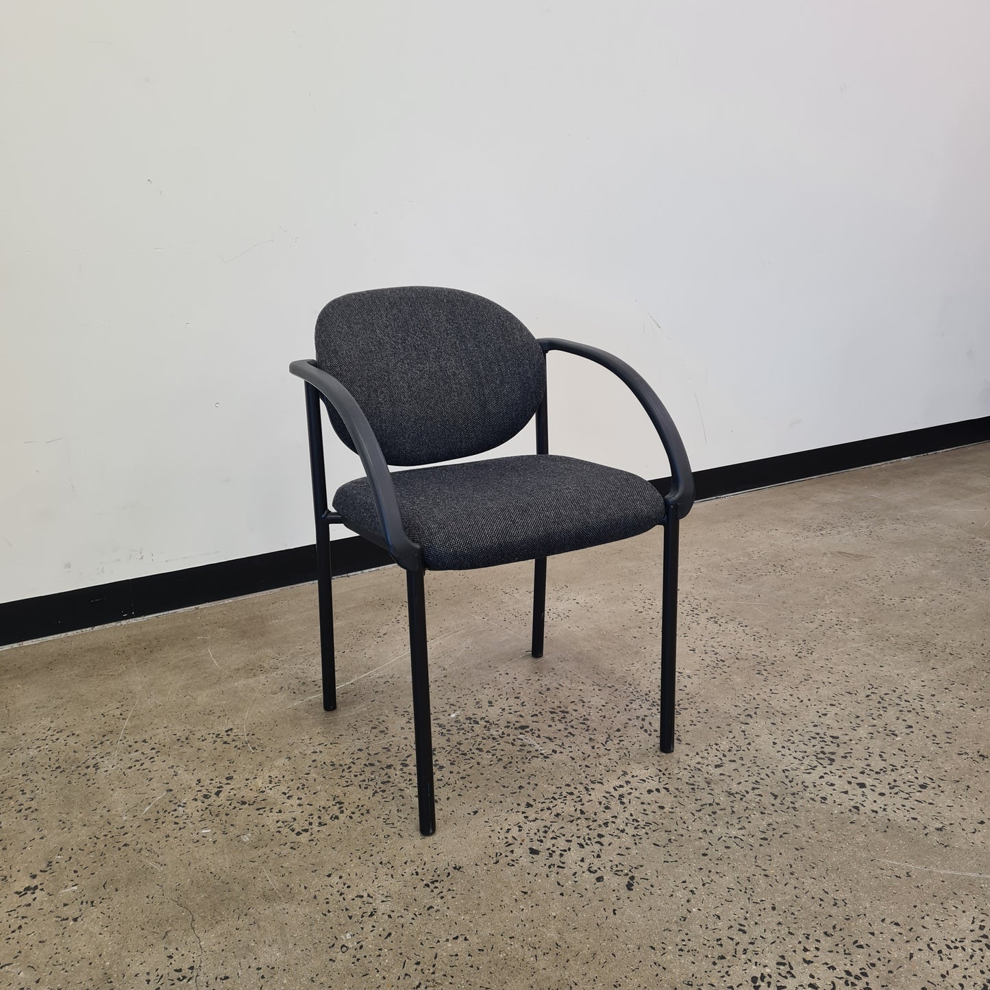 Visitor Chair with Curved Backrest
