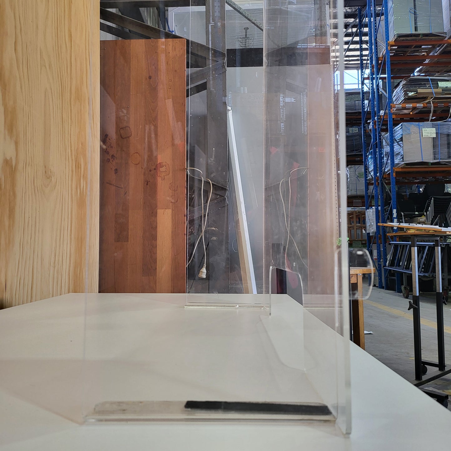 Acrylic teller screen with sides