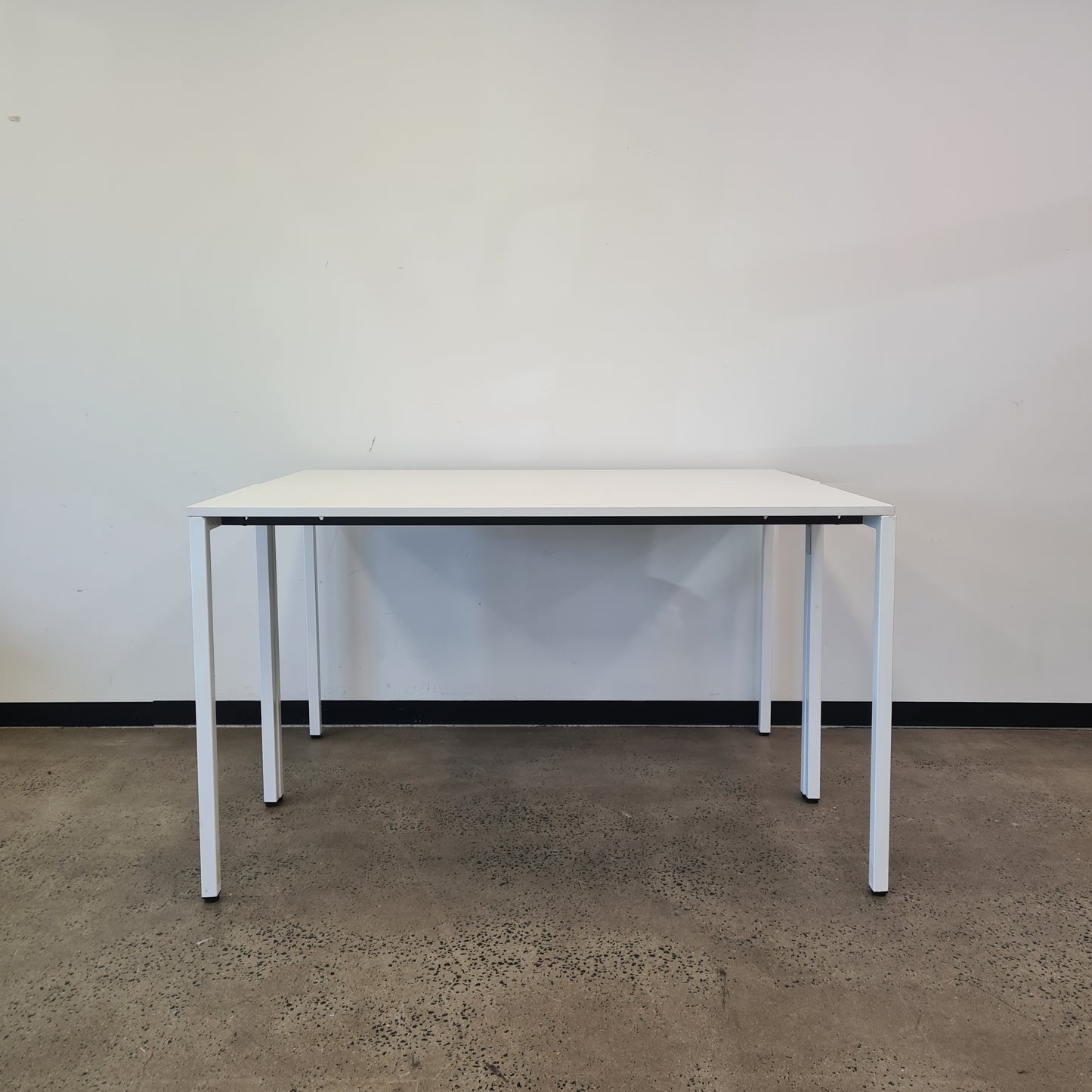 JasonL High Meeting Table Bar in White