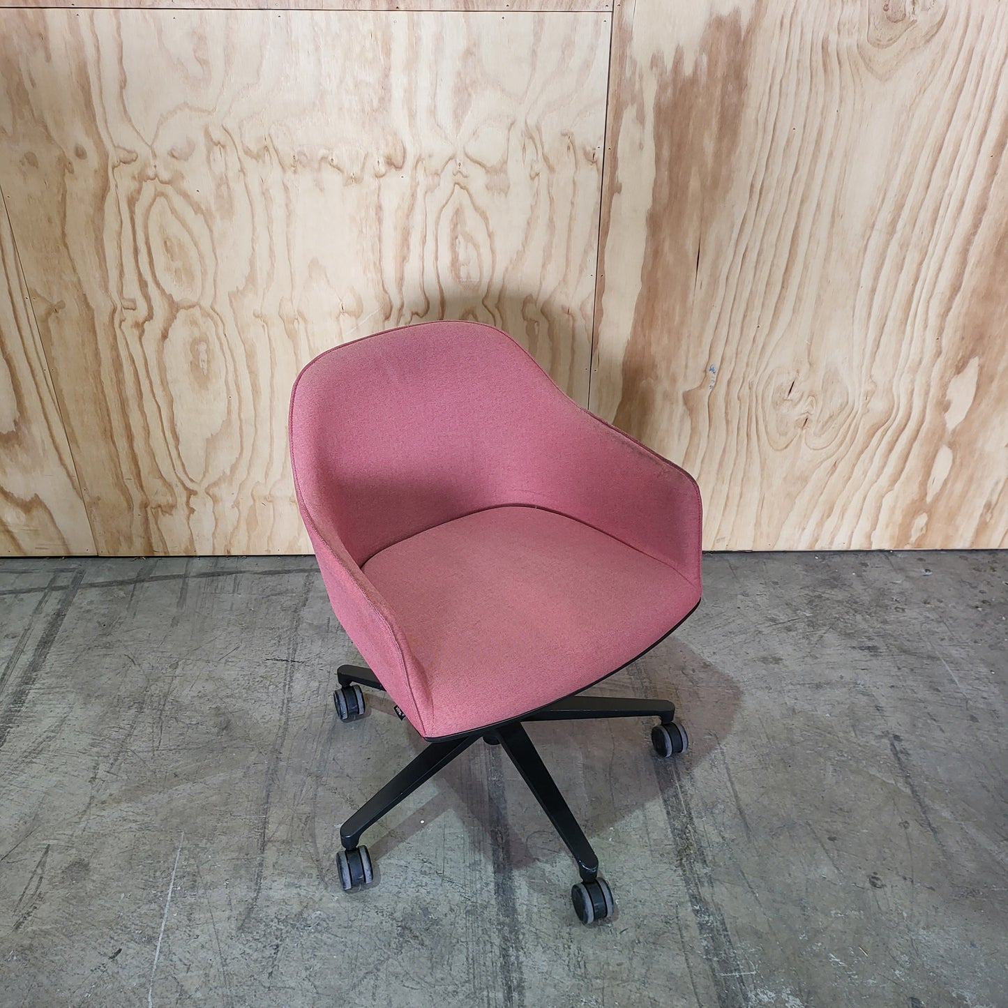 Vitra Softshell Chair with five-star base in Pale Rose & Coral