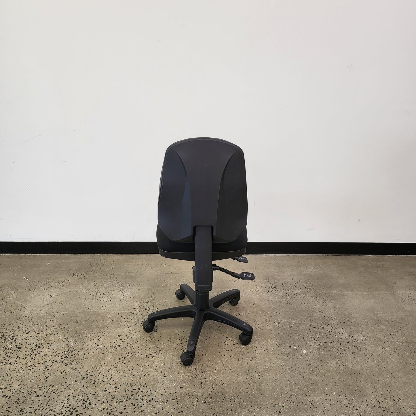 Squoval Back Task Office Chair in Black