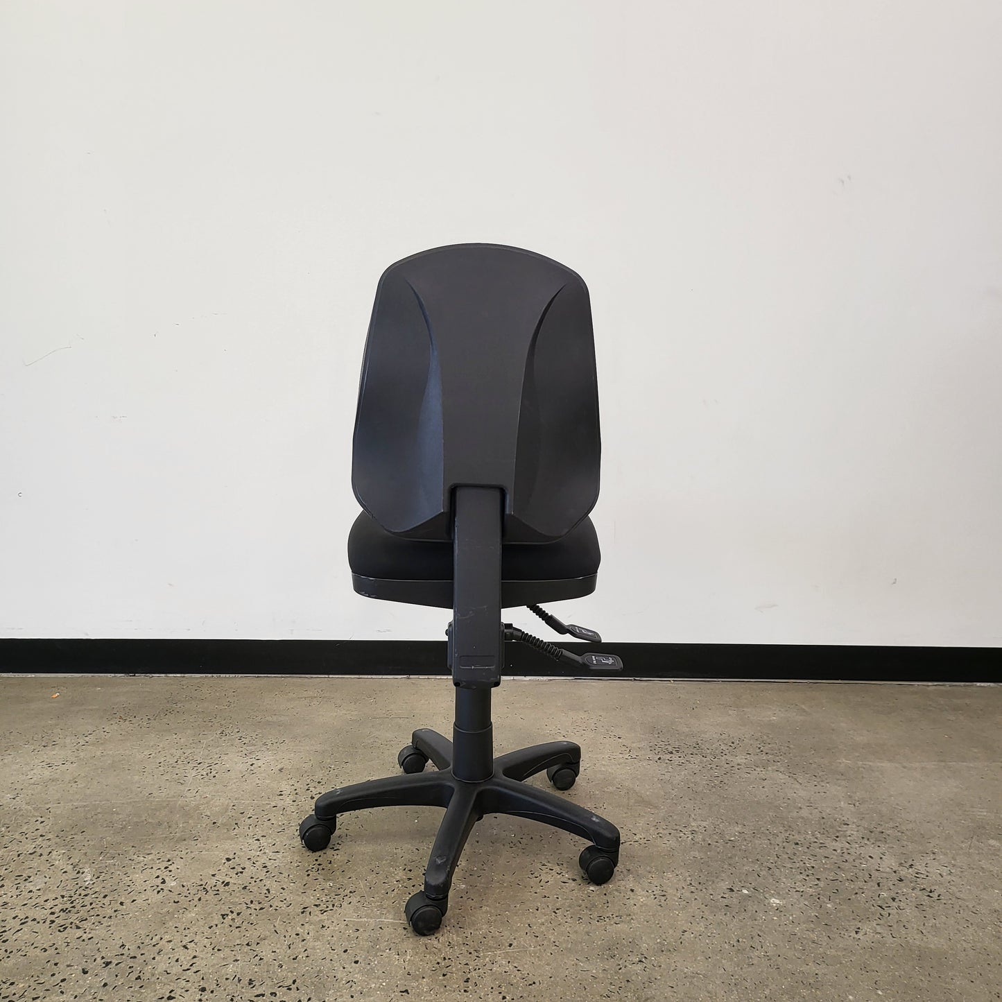 Squoval Back Task Office Chair in Black