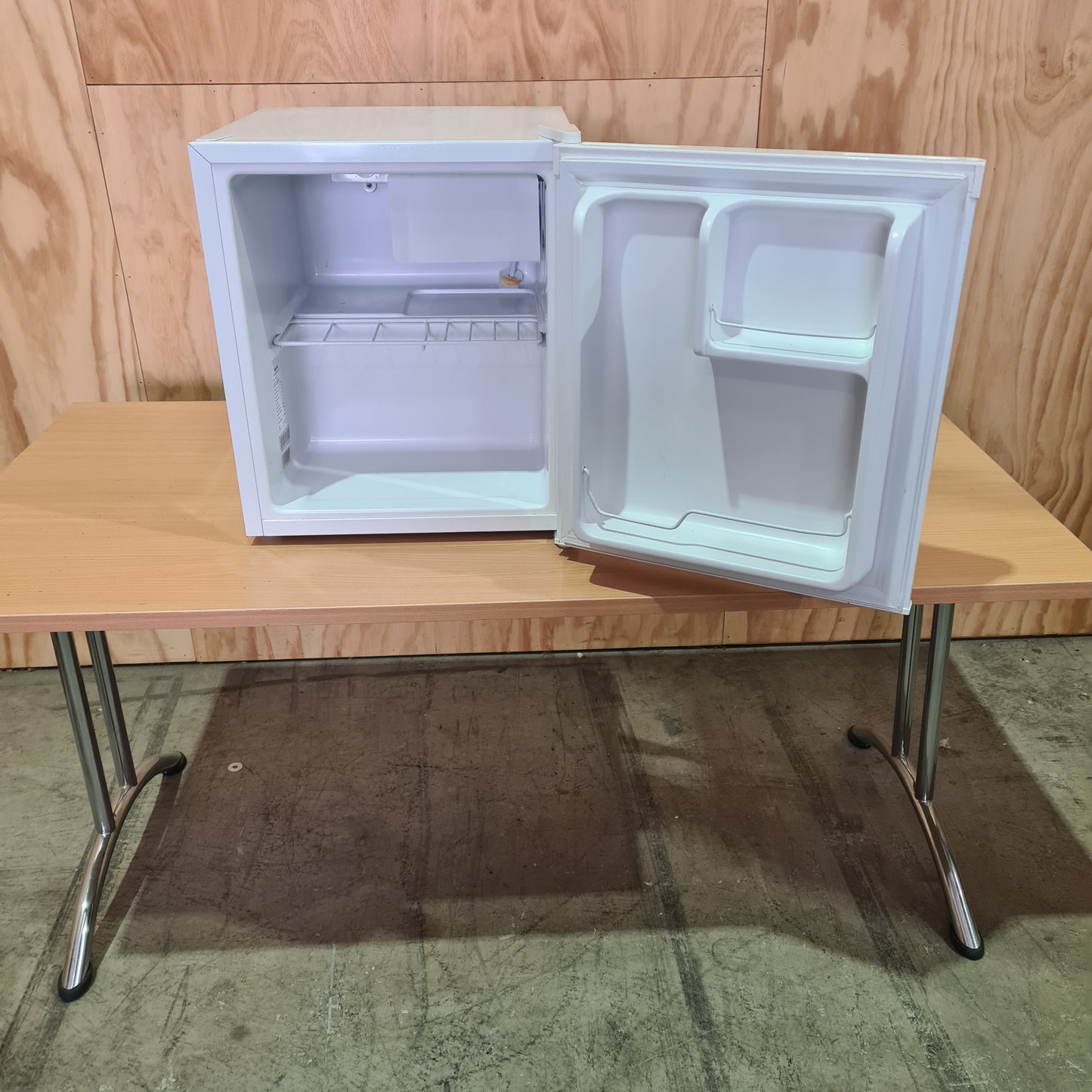 HISENSE HR6BF47 47L Bar Fridge