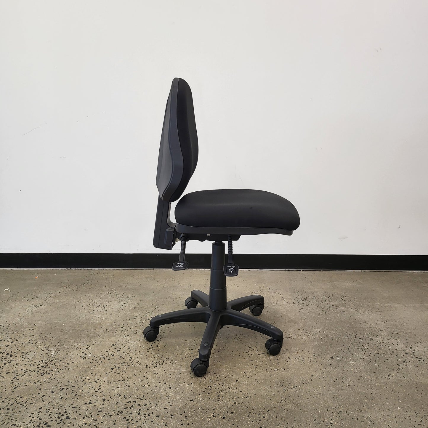 Squoval Back Task Office Chair in Black