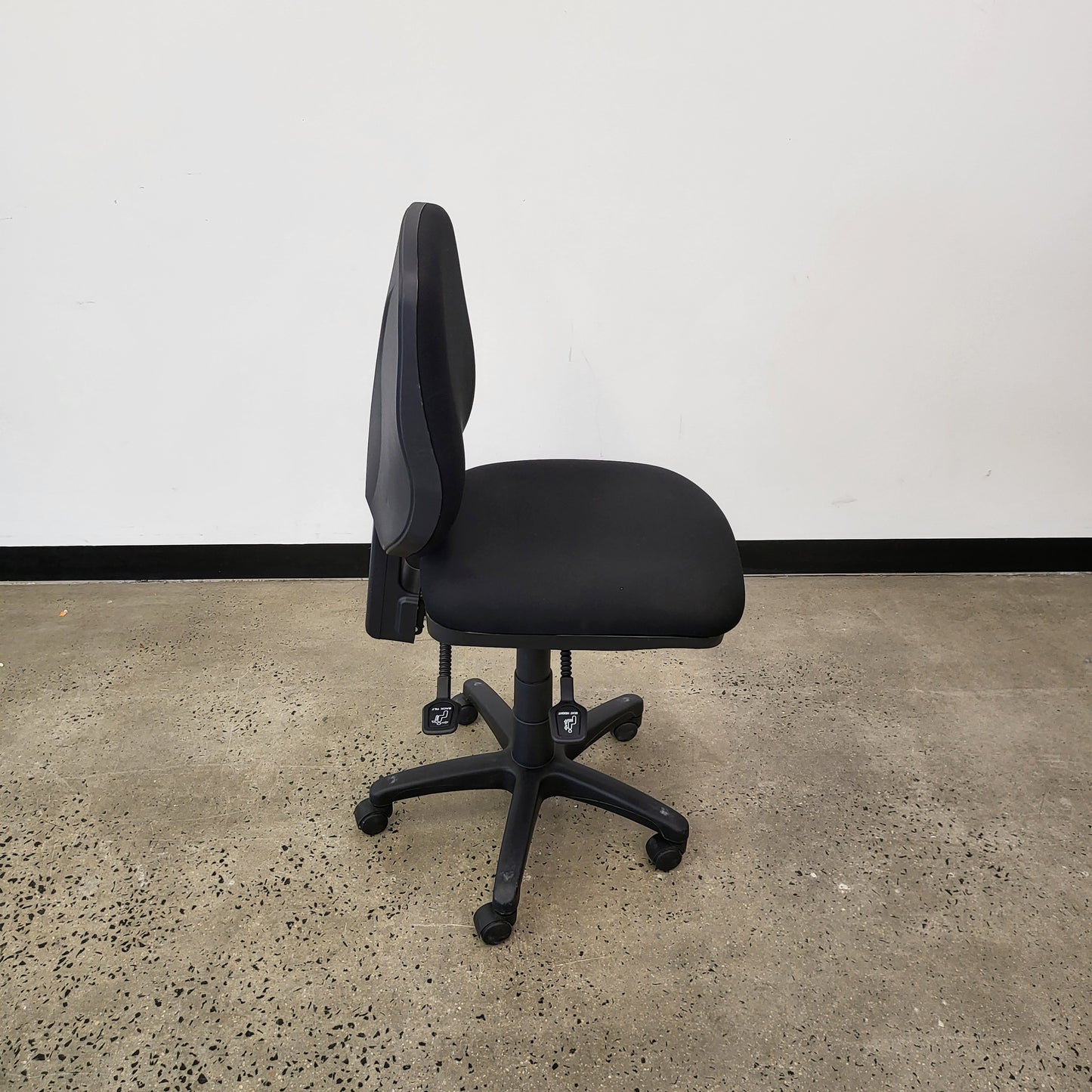 Squoval Back Task Office Chair in Black