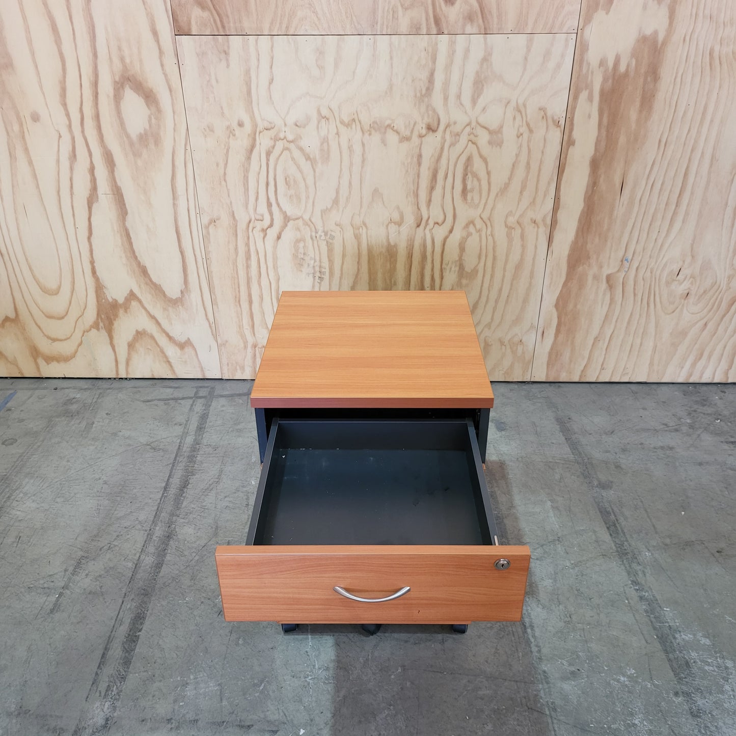 Wooden Laminate Pedestal