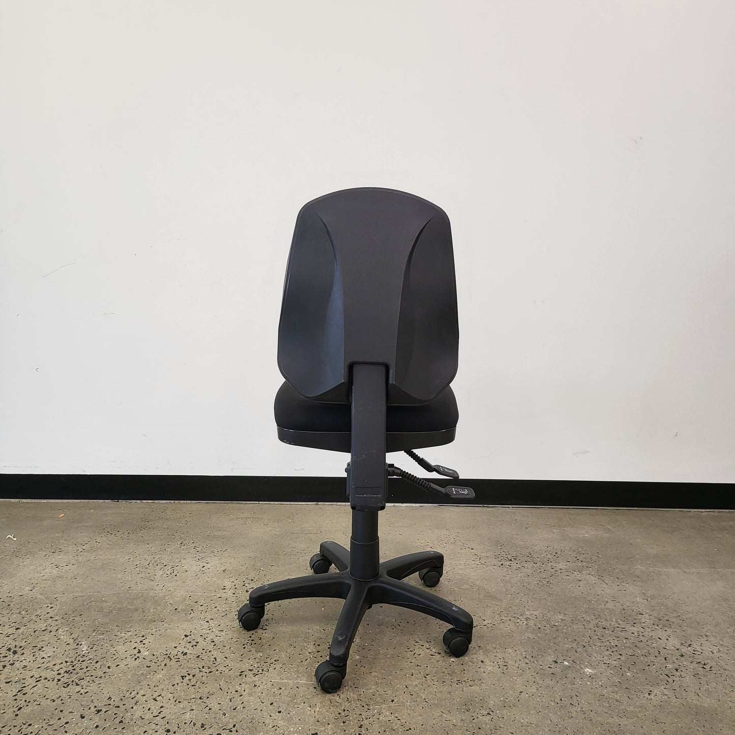Squoval Back Task Office Chair in Black