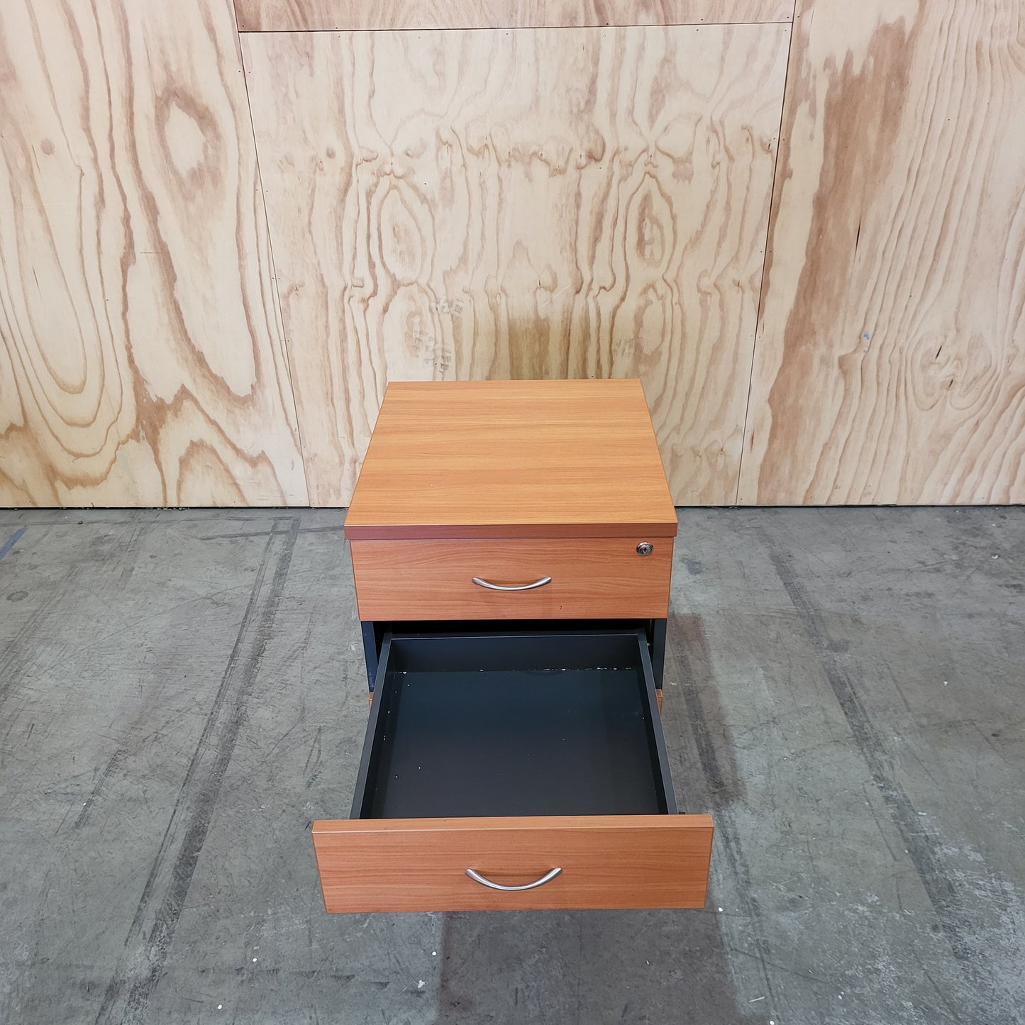 Wooden Laminate Pedestal