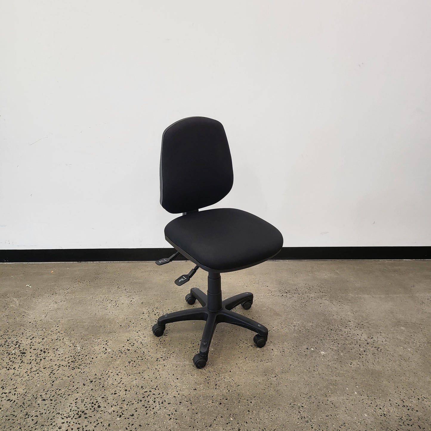 Squoval Back Task Office Chair in Black