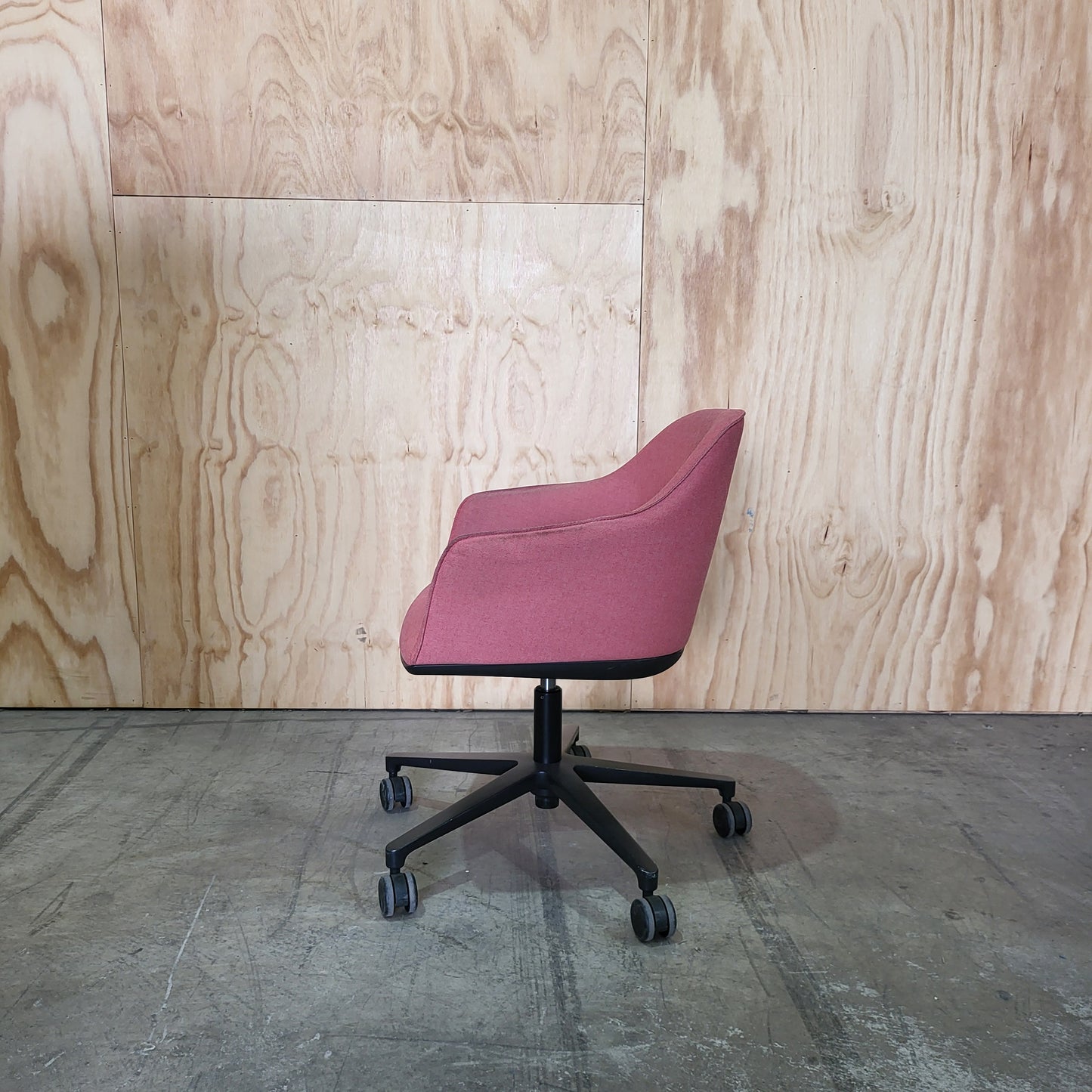 Vitra Softshell Chair with five-star base in Pale Rose & Coral