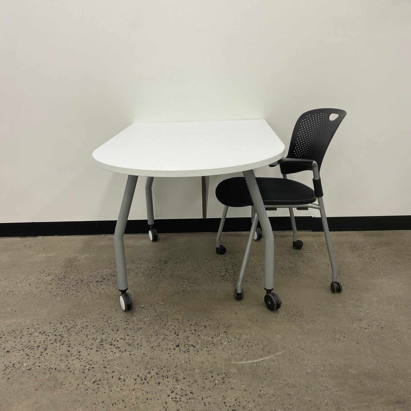 White Curved End Desk on Wheels