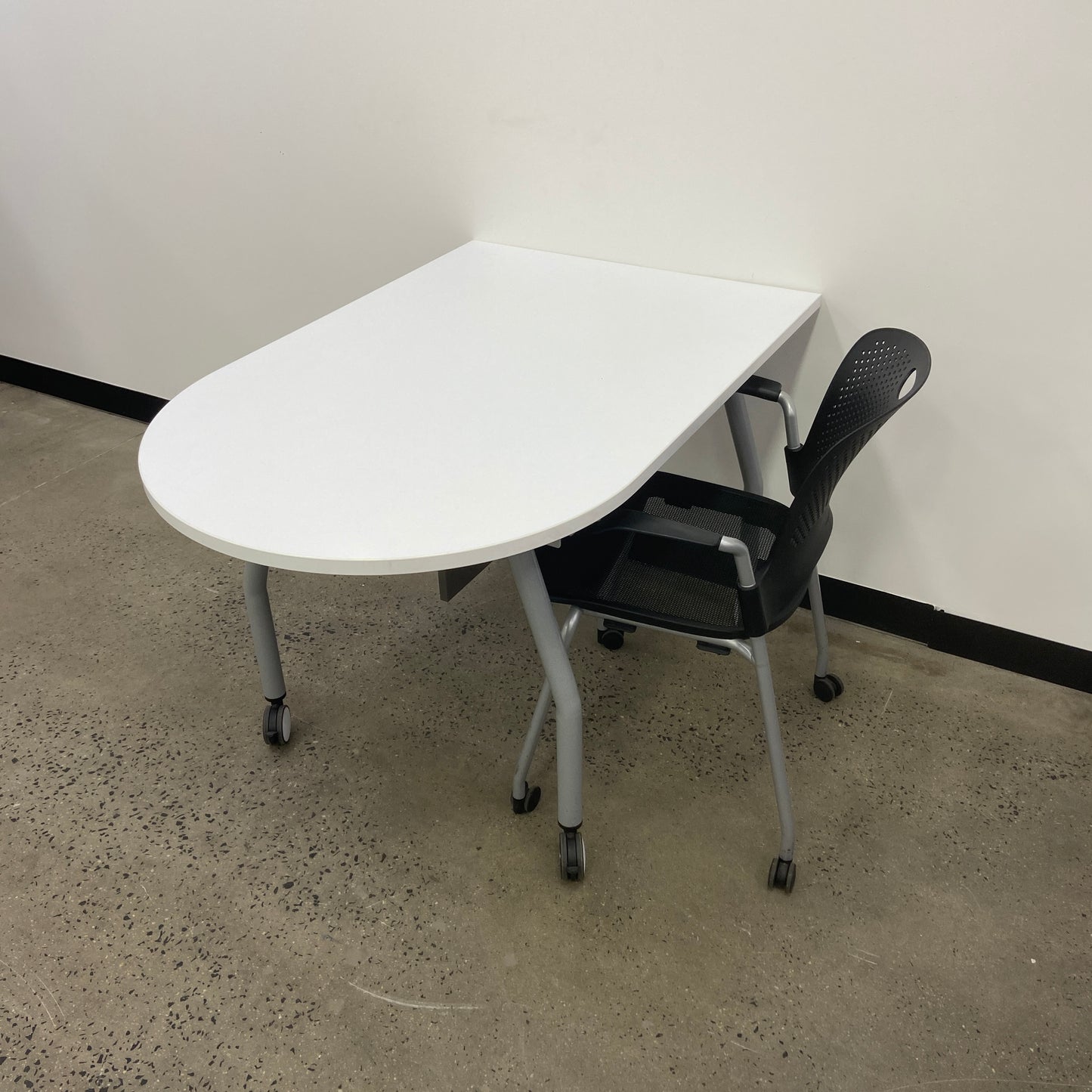 White Curved End Desk on Wheels