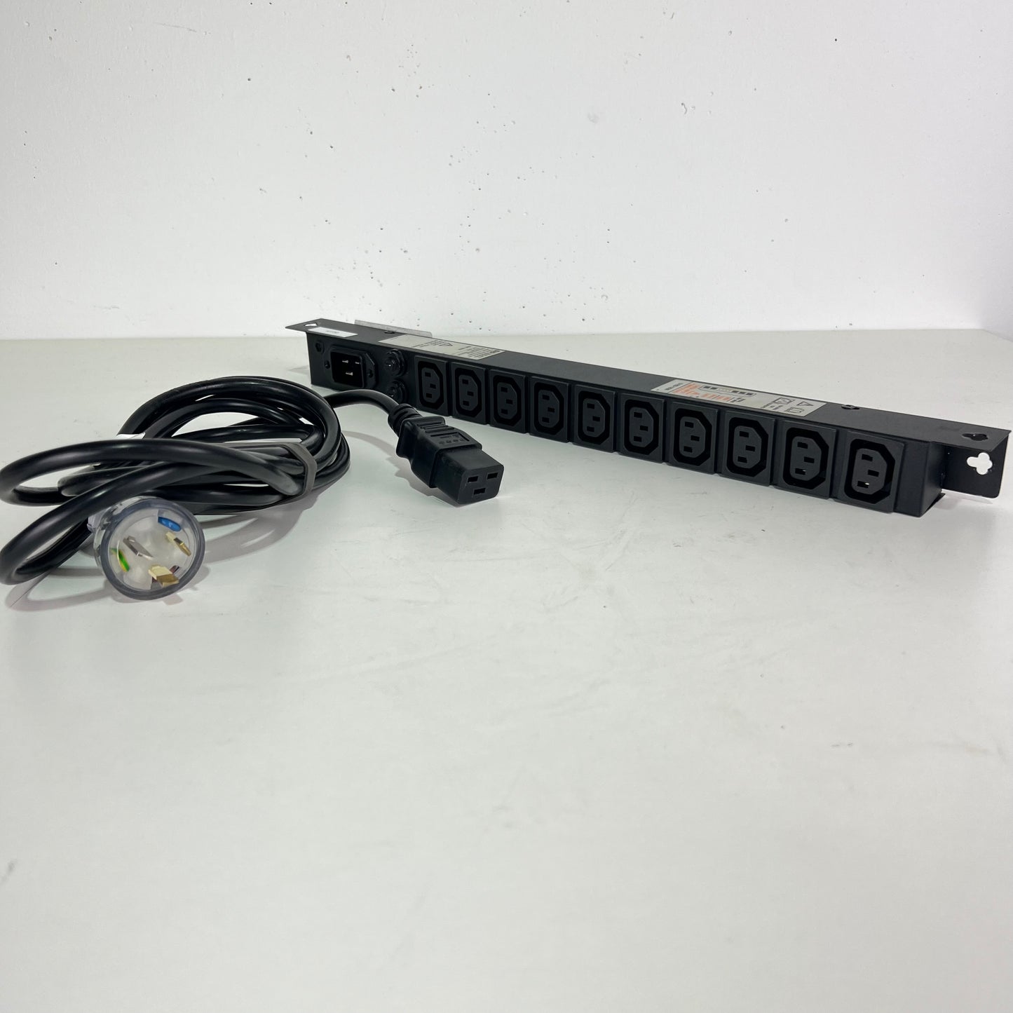 HP Power Distribution Unit PDU (10 Outlets) E7676-63001