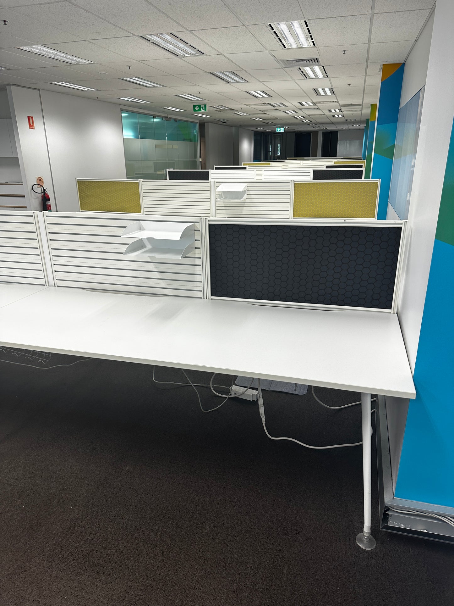 Methis Australia 4 Person Workstation with Yellow Partitions