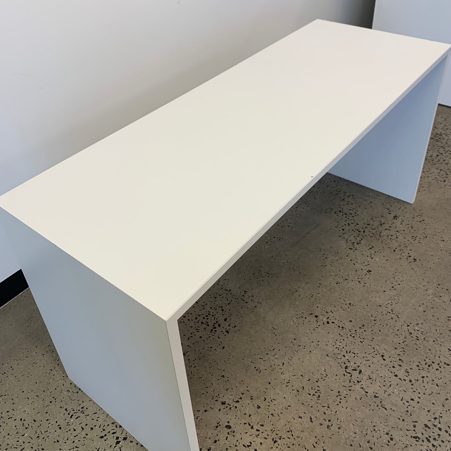 Desk Unit with Cable Management White Solid