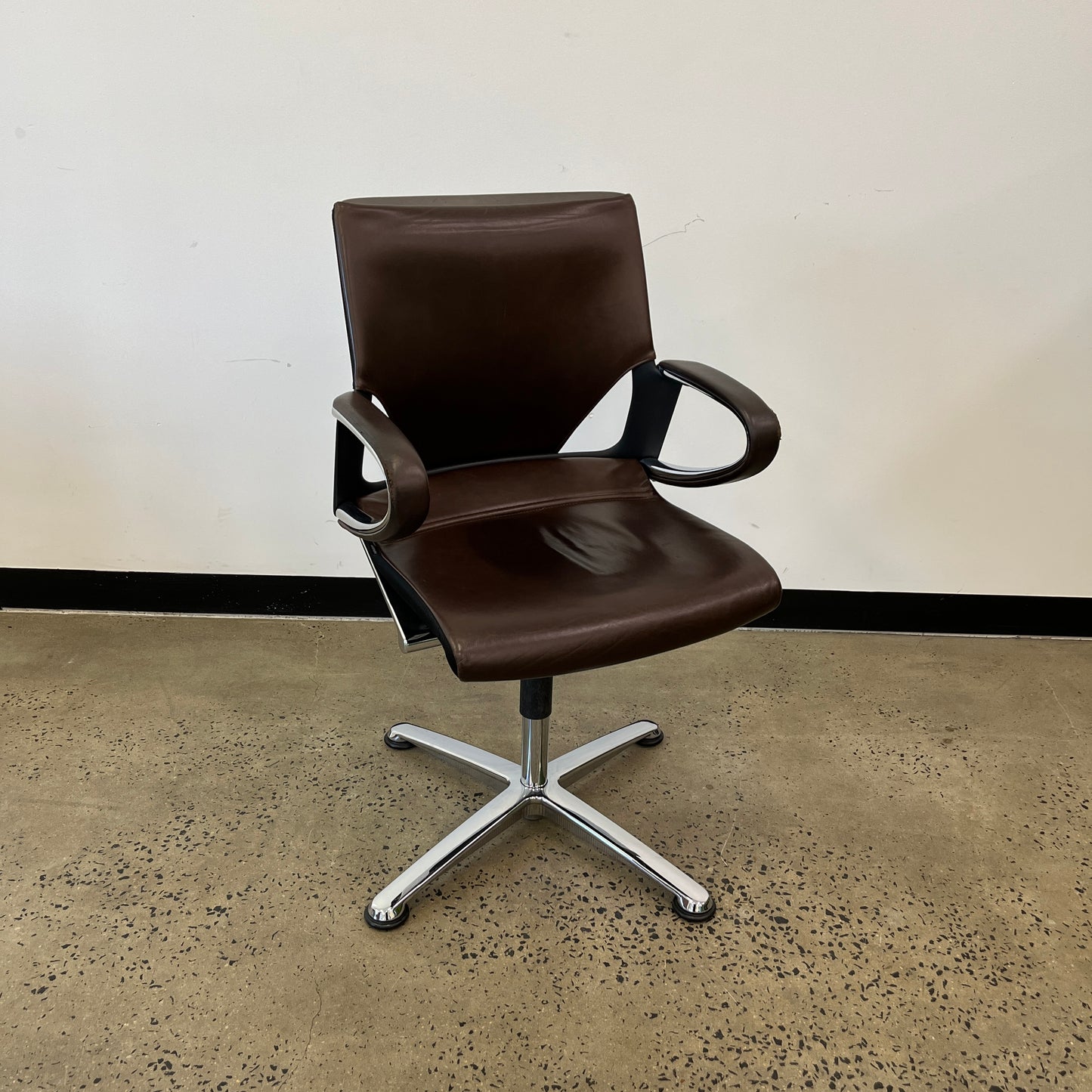 Wilkhahn Modus Medium Executive 283/7 Swivel Chair in Brown