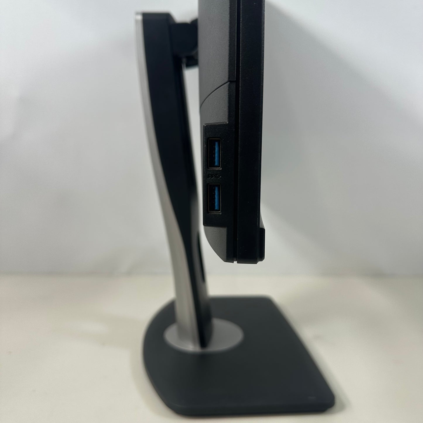 Dell P2417H 24" Monitor on Stand with Black Base