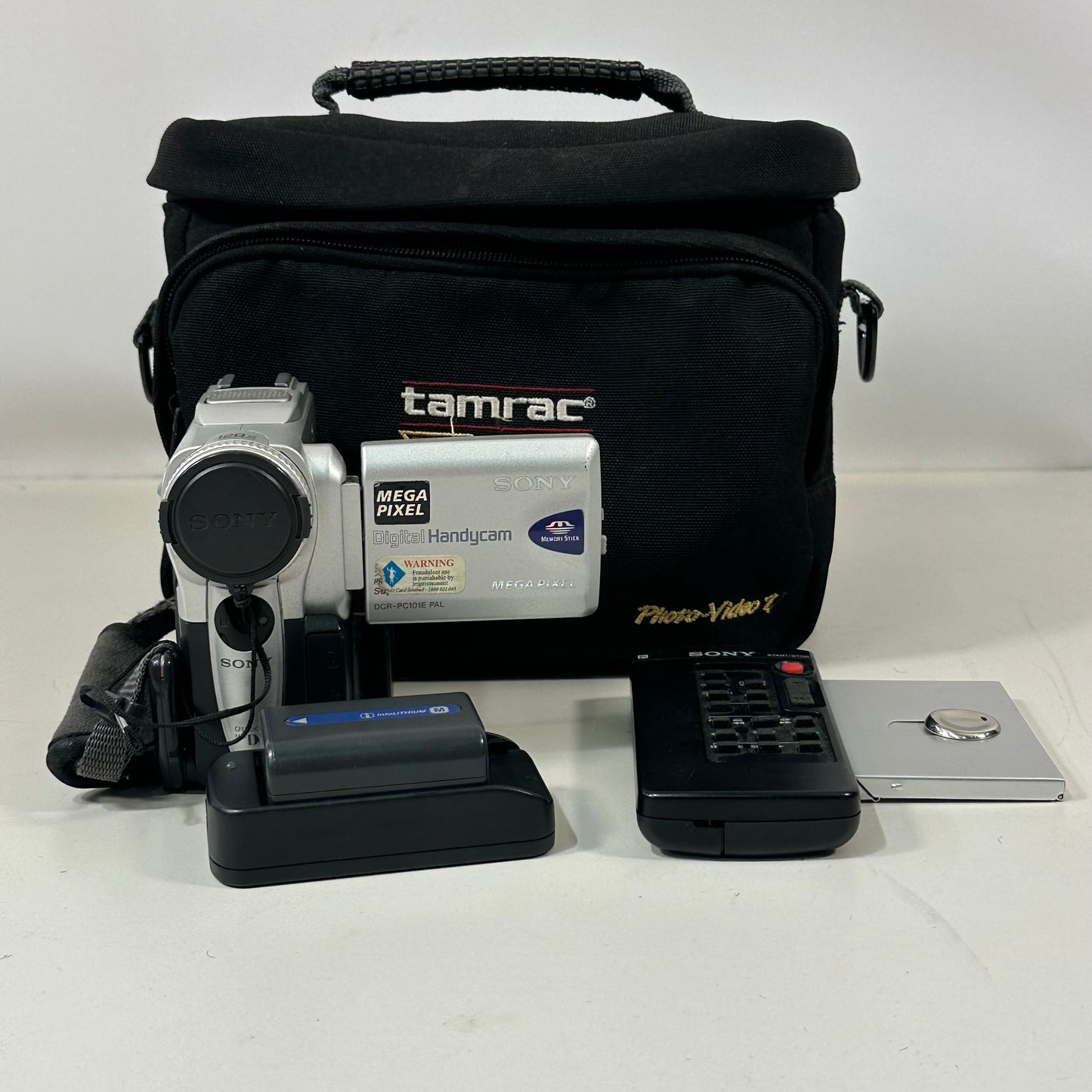 Sony Handycam DCR-PC101E PAL Mini DV Camcorder with Accessories