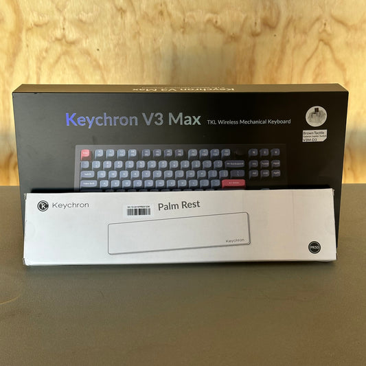 Keychron V3 Max Wireless Mechanical Keyboard and silicon palm rest