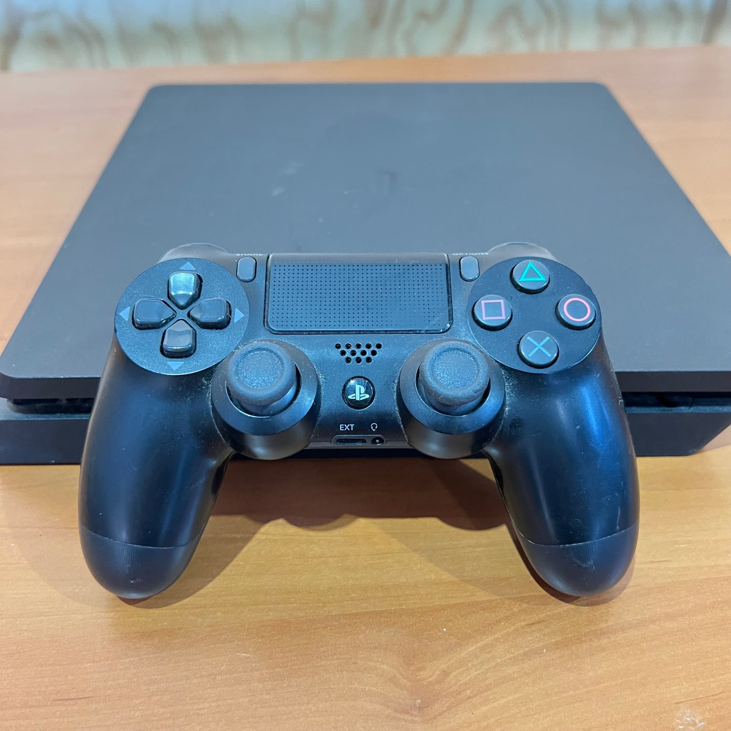 Sony Playstation 4 slim 1TB with controller & PlayStation Move Motion Controllers