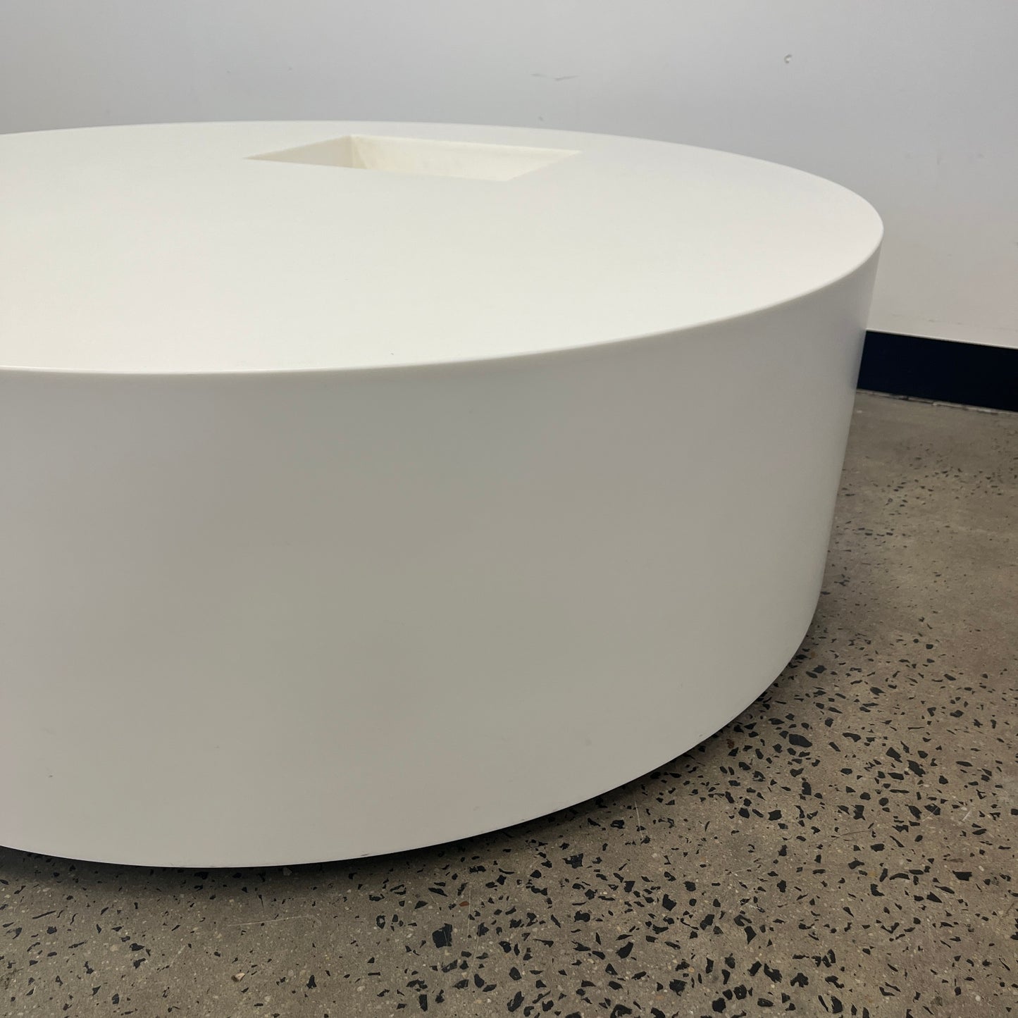 Round Acrylic Coffee Table in White