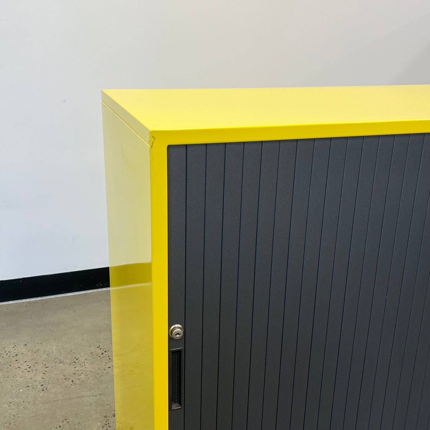 Planex Medium Tambour Unit in Yellow Metal