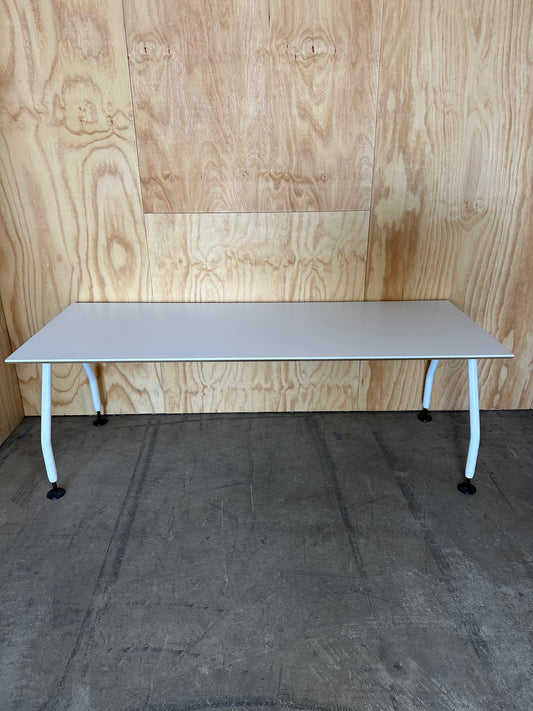 White workstation with bevelled edge